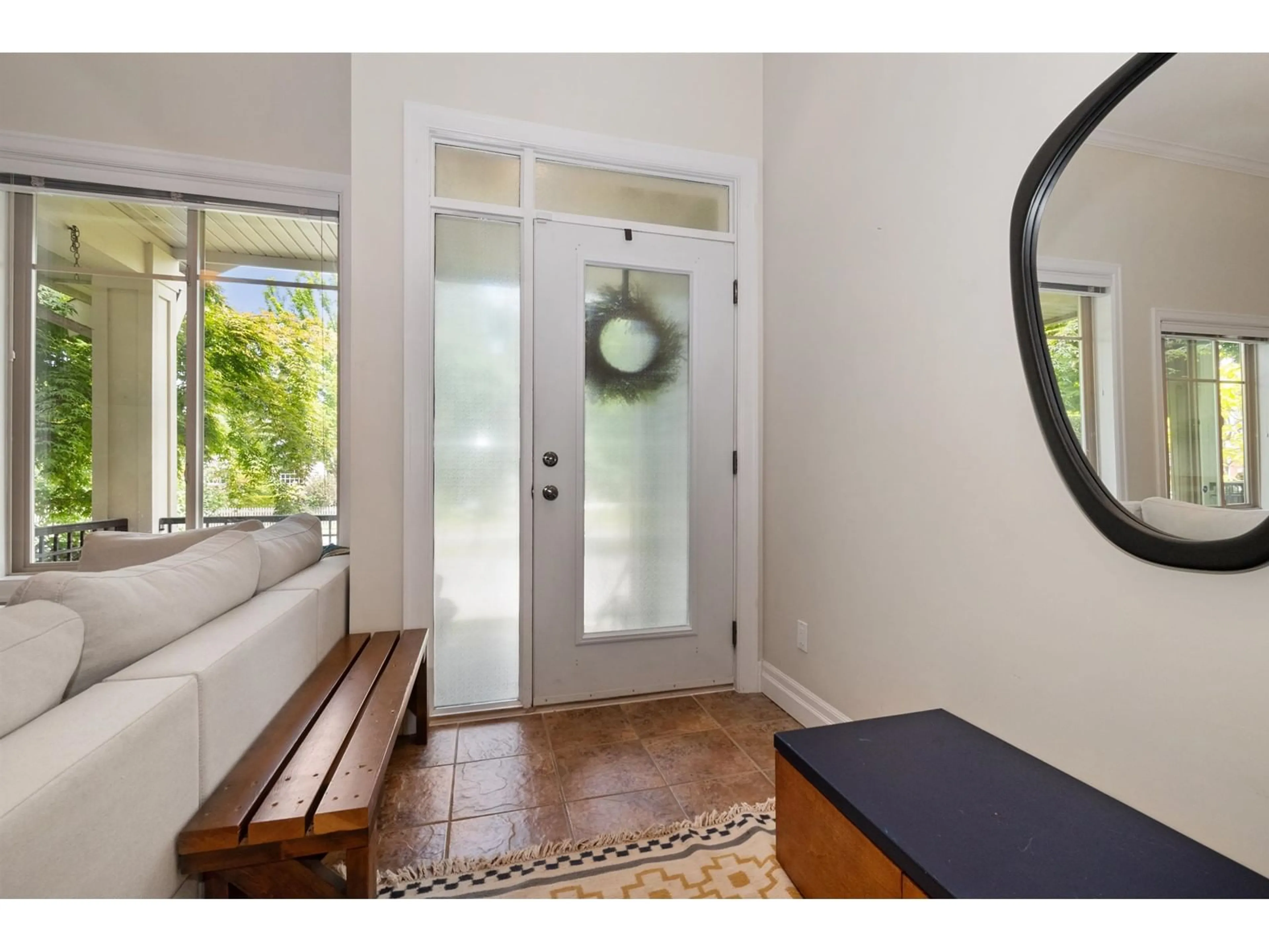 Indoor entryway for 110 - 9270 EDWARD STREET, Chilliwack British Columbia V2P4C4