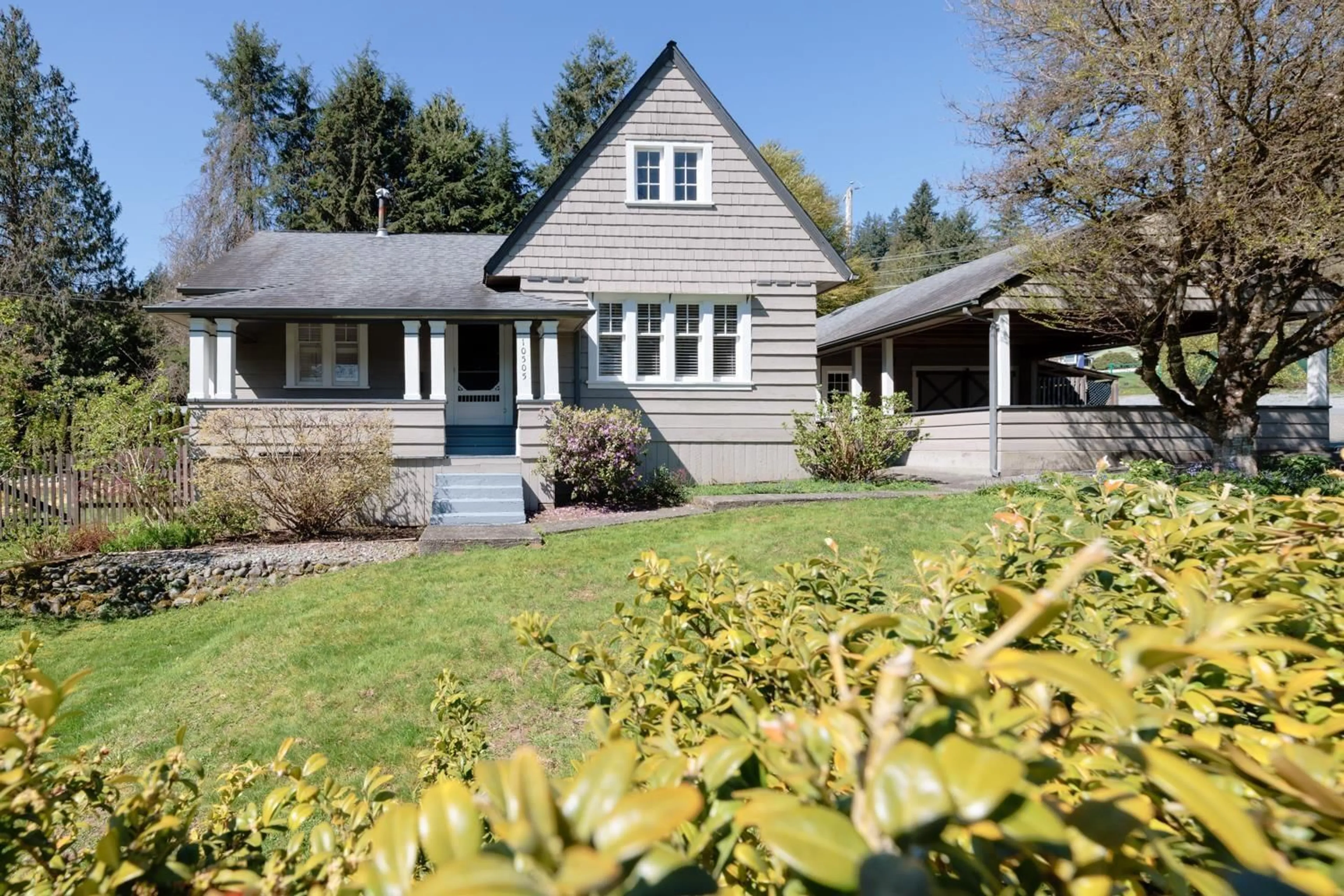 Home with vinyl exterior material, street for 10505 WILSON, Mission British Columbia V4S1B4