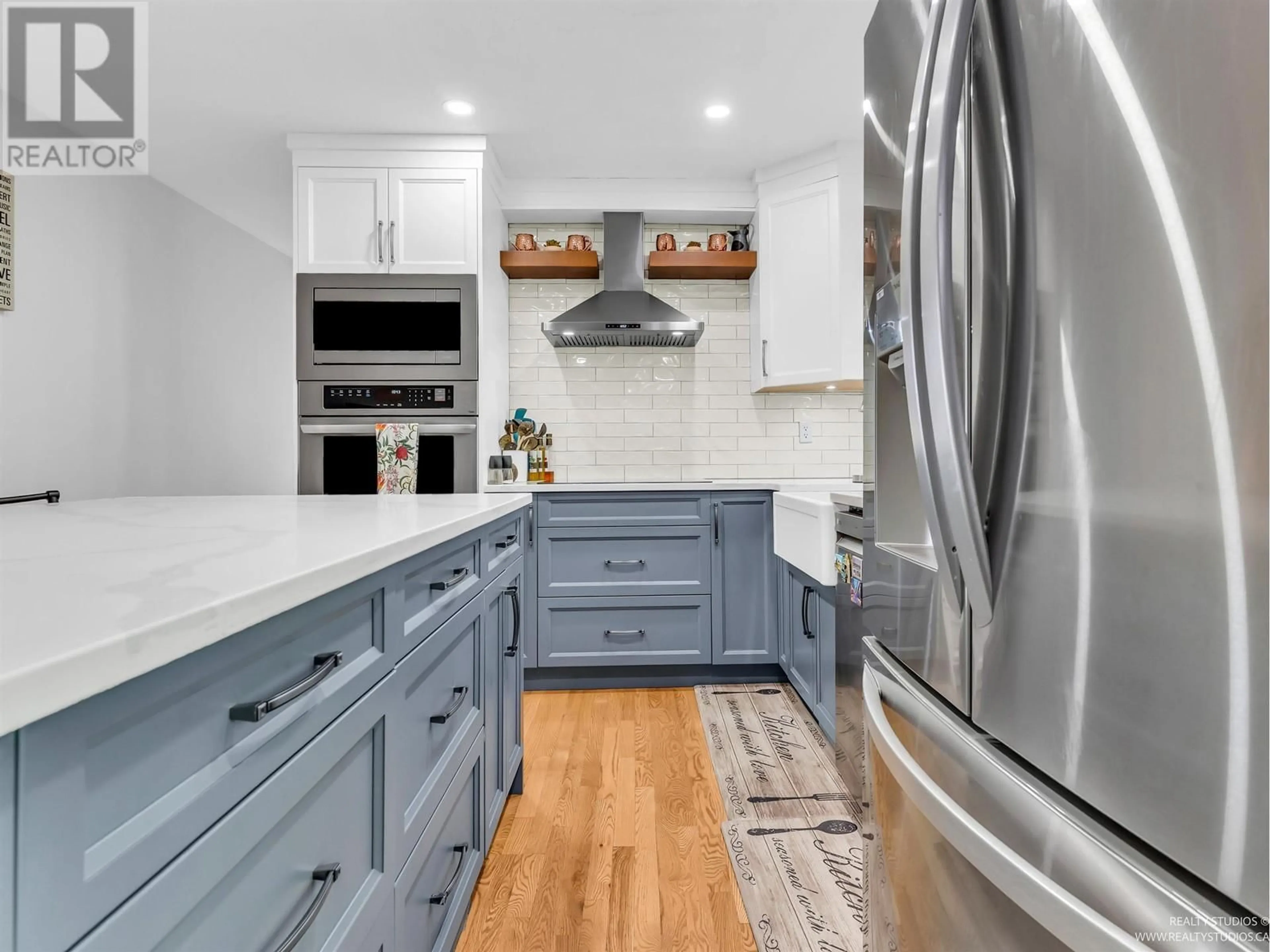 Contemporary kitchen, ceramic/tile floor for 120 - 2998 ROBSON DRIVE, Coquitlam British Columbia V3E2X6