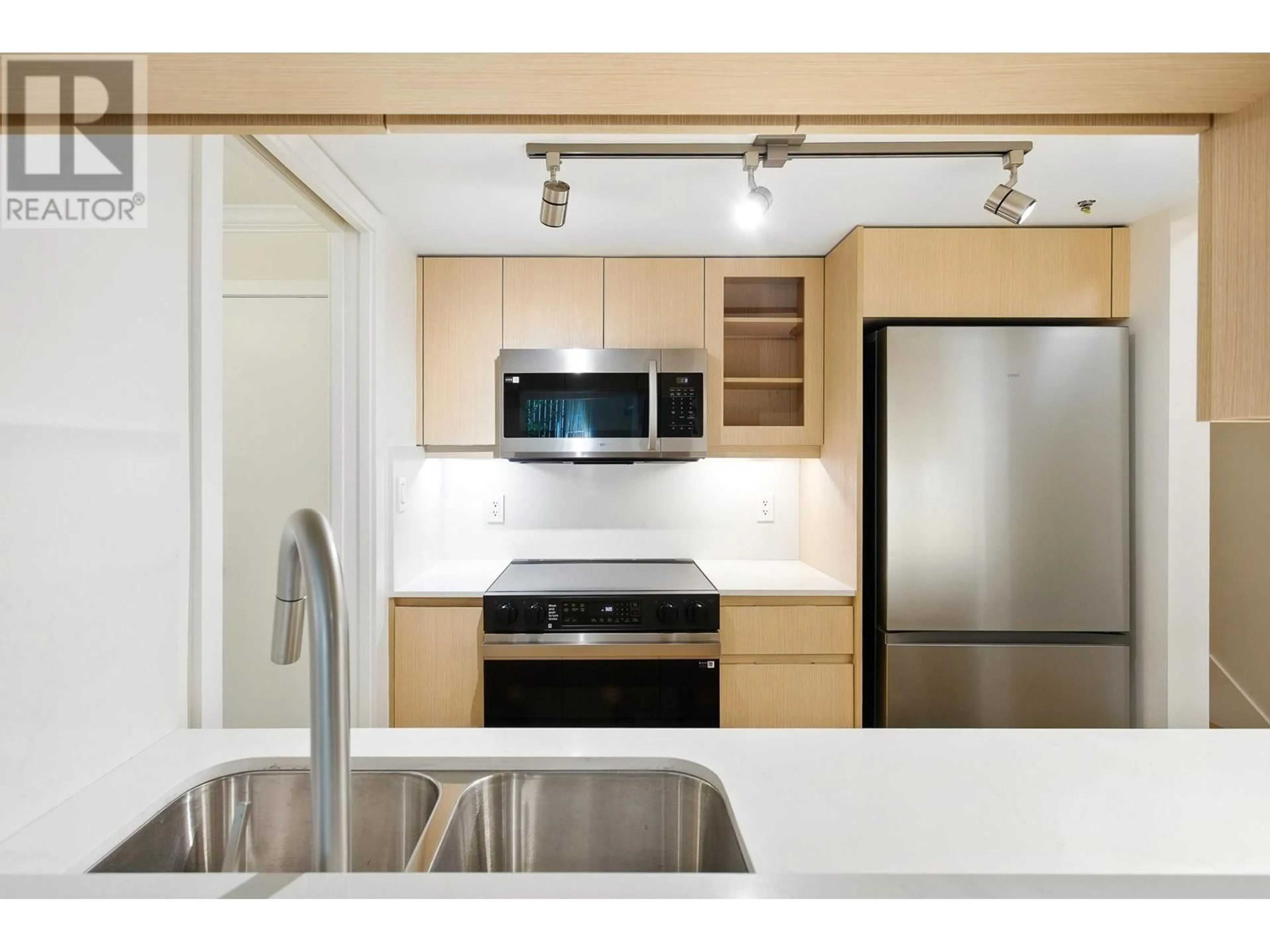 Standard kitchen, unknown for 19 - 2885 KENT AVENUE NORTH, Vancouver British Columbia V5S3T9