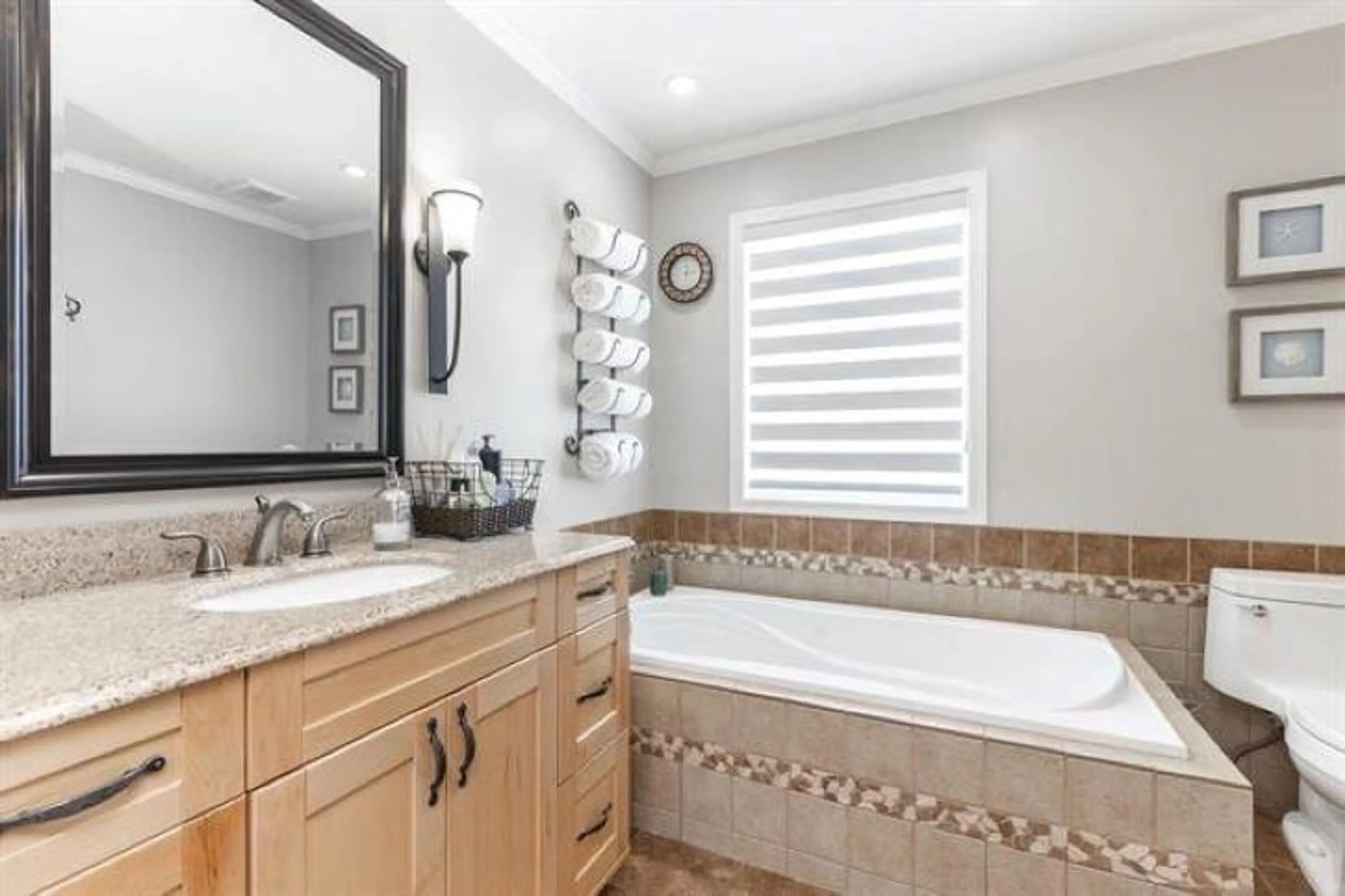 Contemporary bathroom, ceramic/tile floor for 8495 143, Surrey British Columbia V3W0Z9