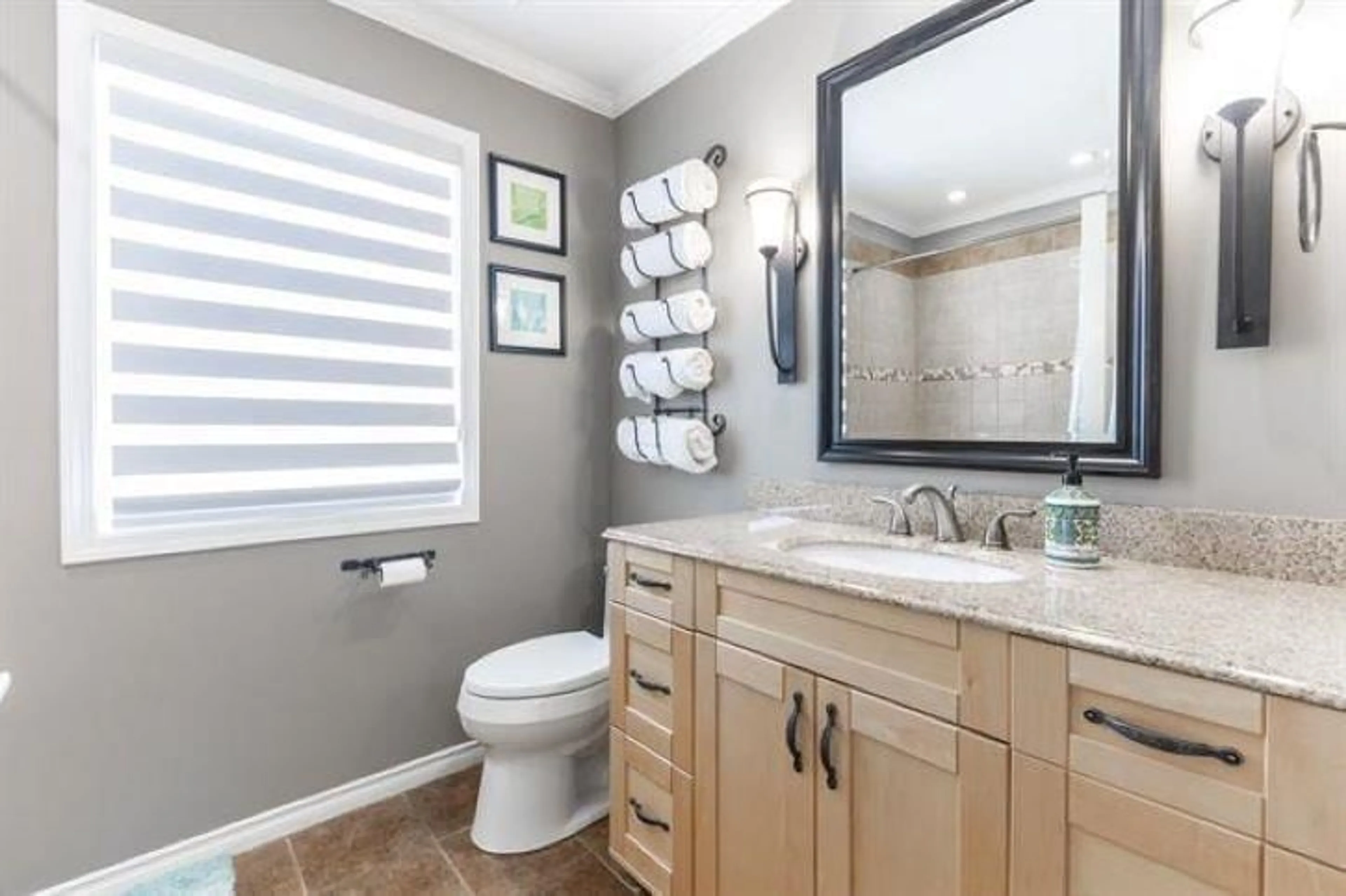 Contemporary bathroom, ceramic/tile floor for 8495 143, Surrey British Columbia V3W0Z9