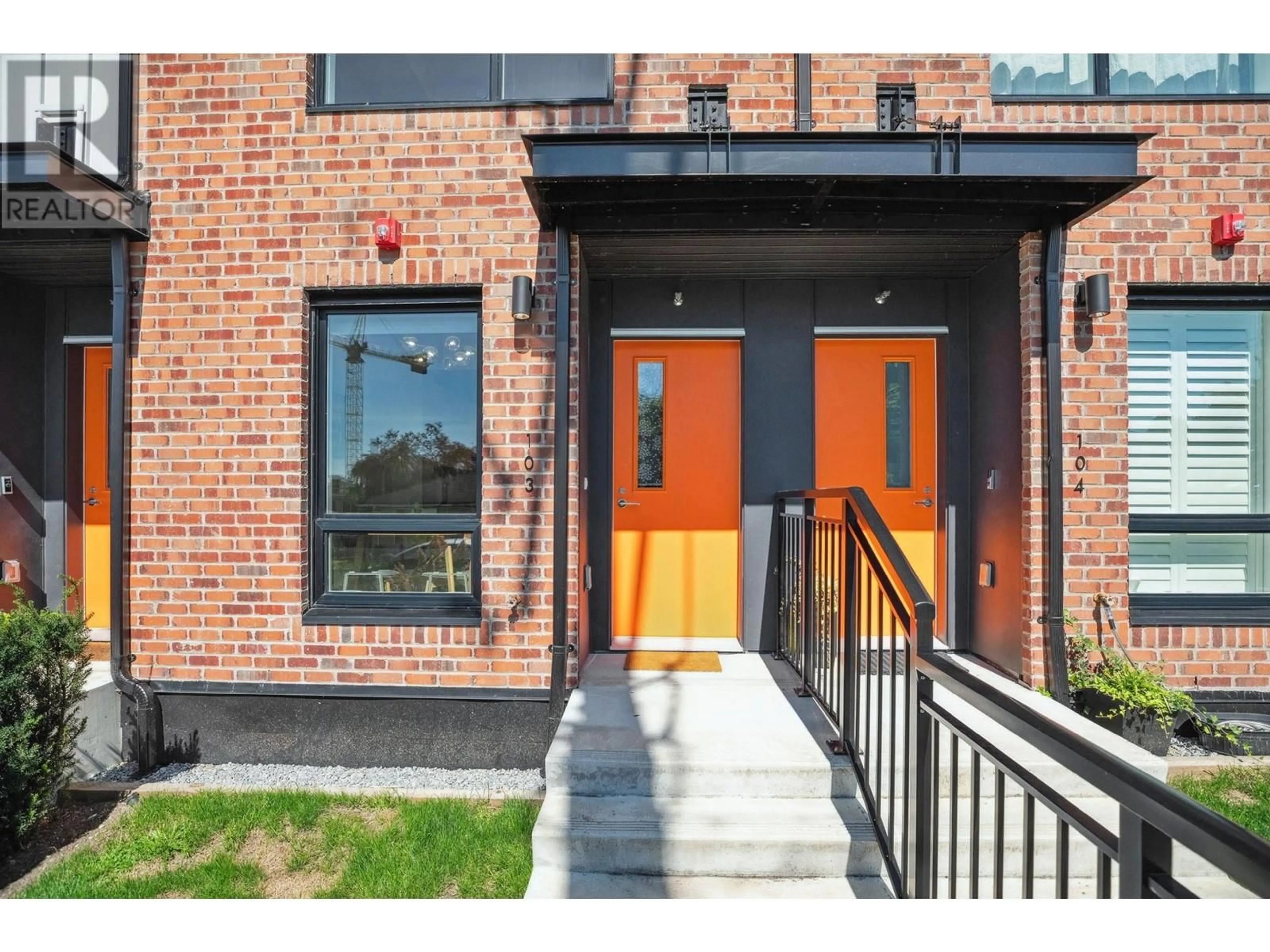 Home with brick exterior material, street for 103 - 609 SYDNEY AVENUE, Coquitlam British Columbia V3K3K1