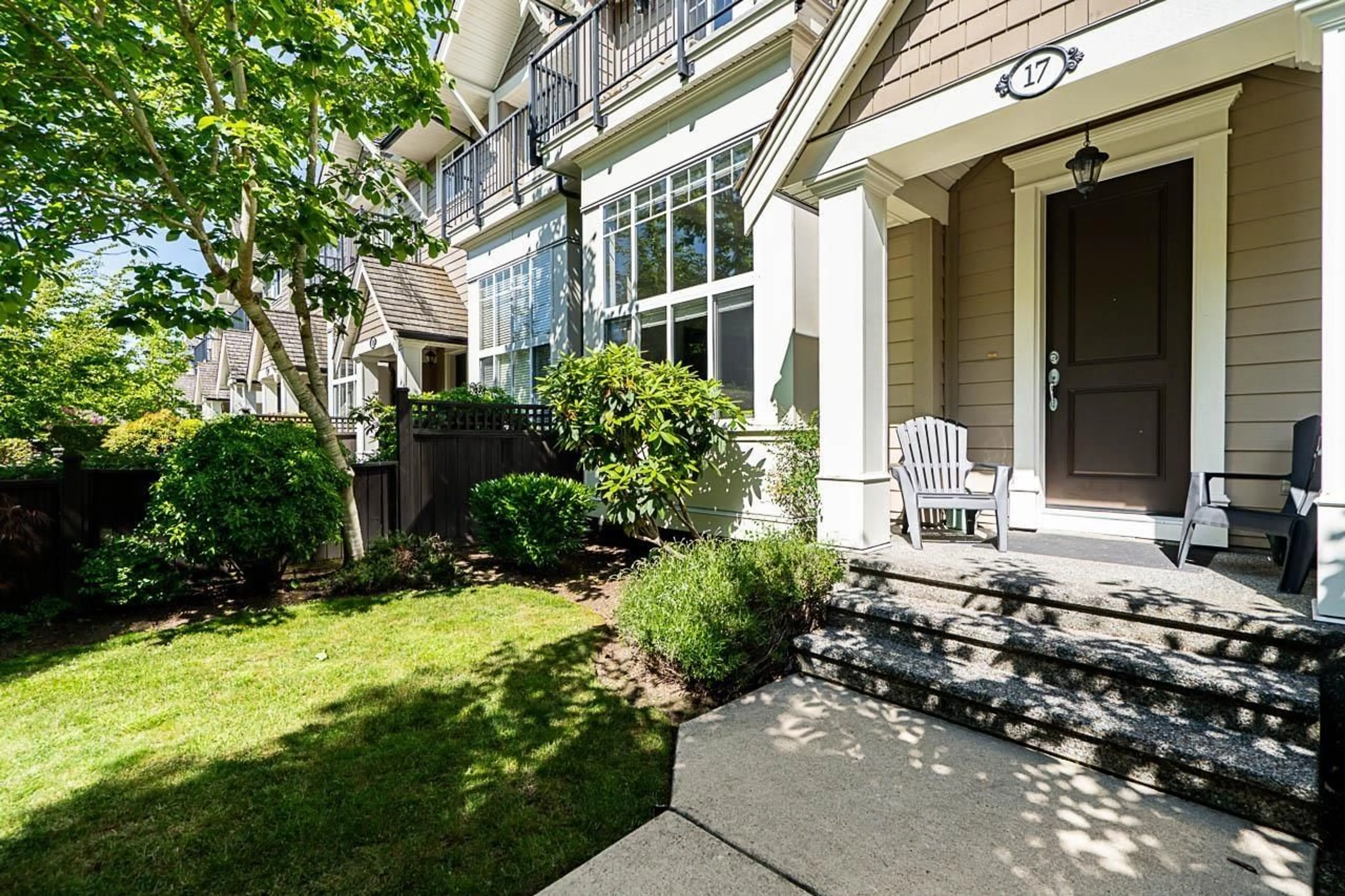 Patio, street for 17 - 3268 156A, Surrey British Columbia V3S9T1