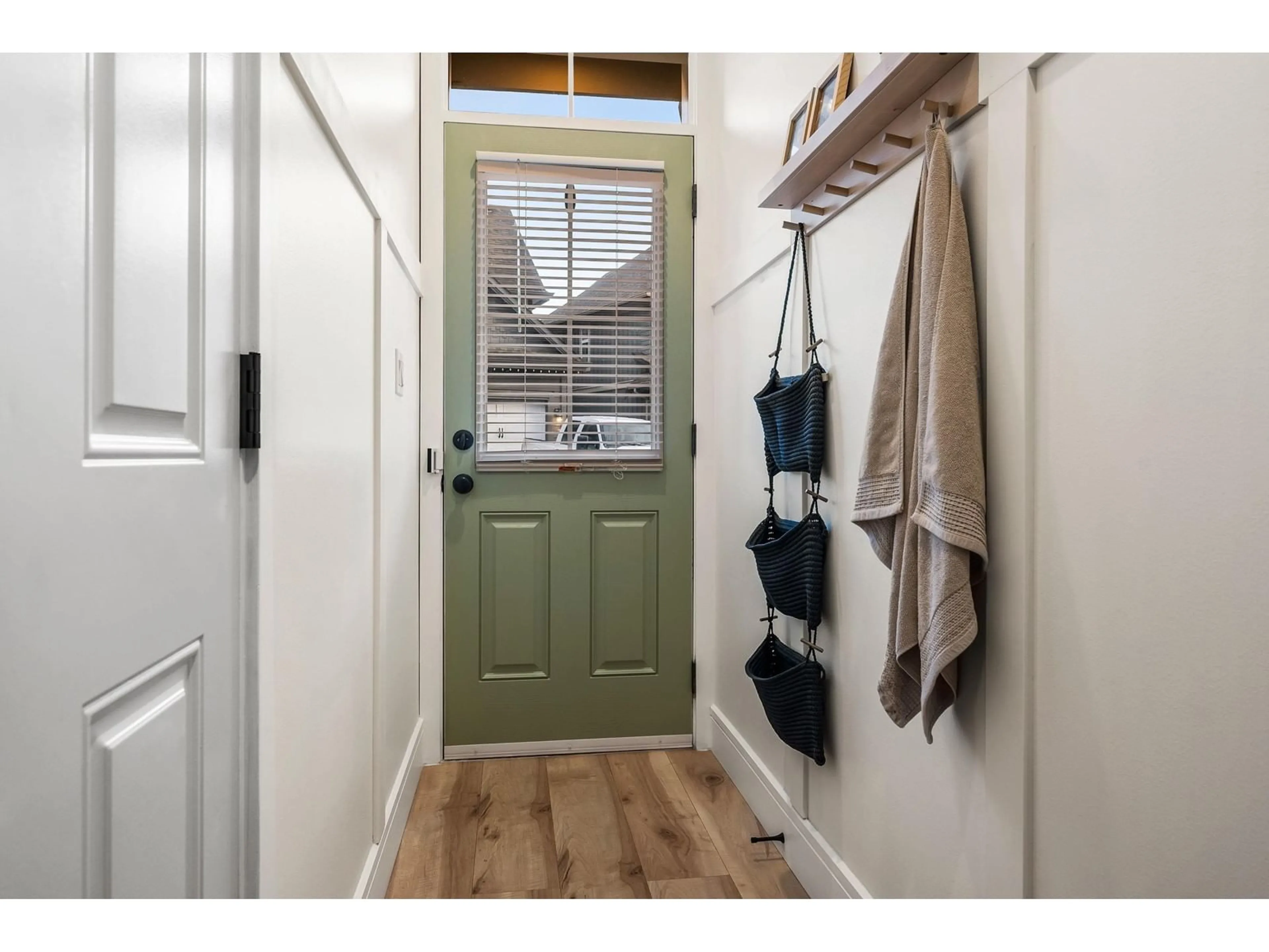 Indoor entryway for 13 - 5805 SAPPERS WAY, Chilliwack British Columbia V2R0L7