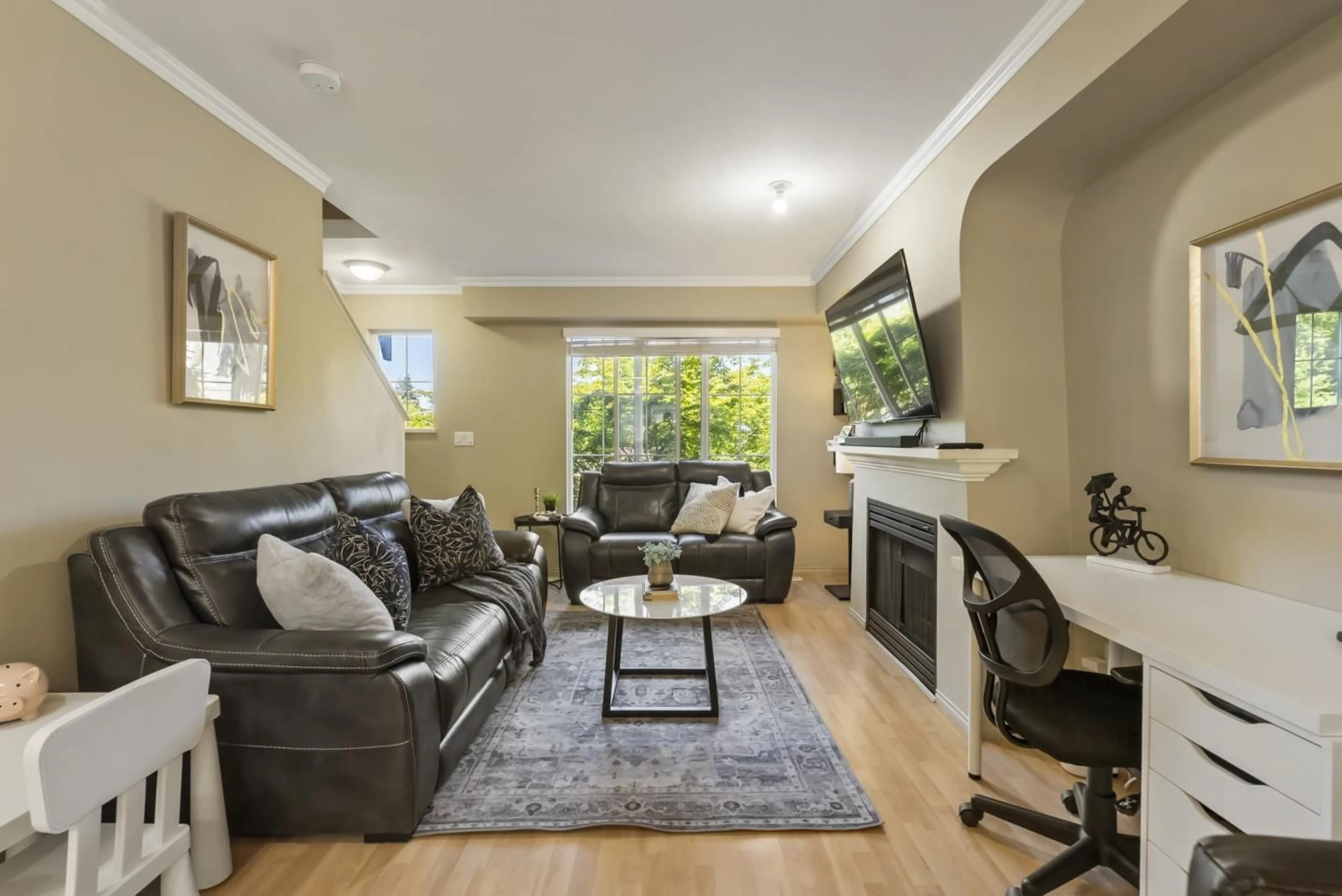 Living room with furniture, unknown for 95 - 8775 161, Surrey British Columbia V4N5G3