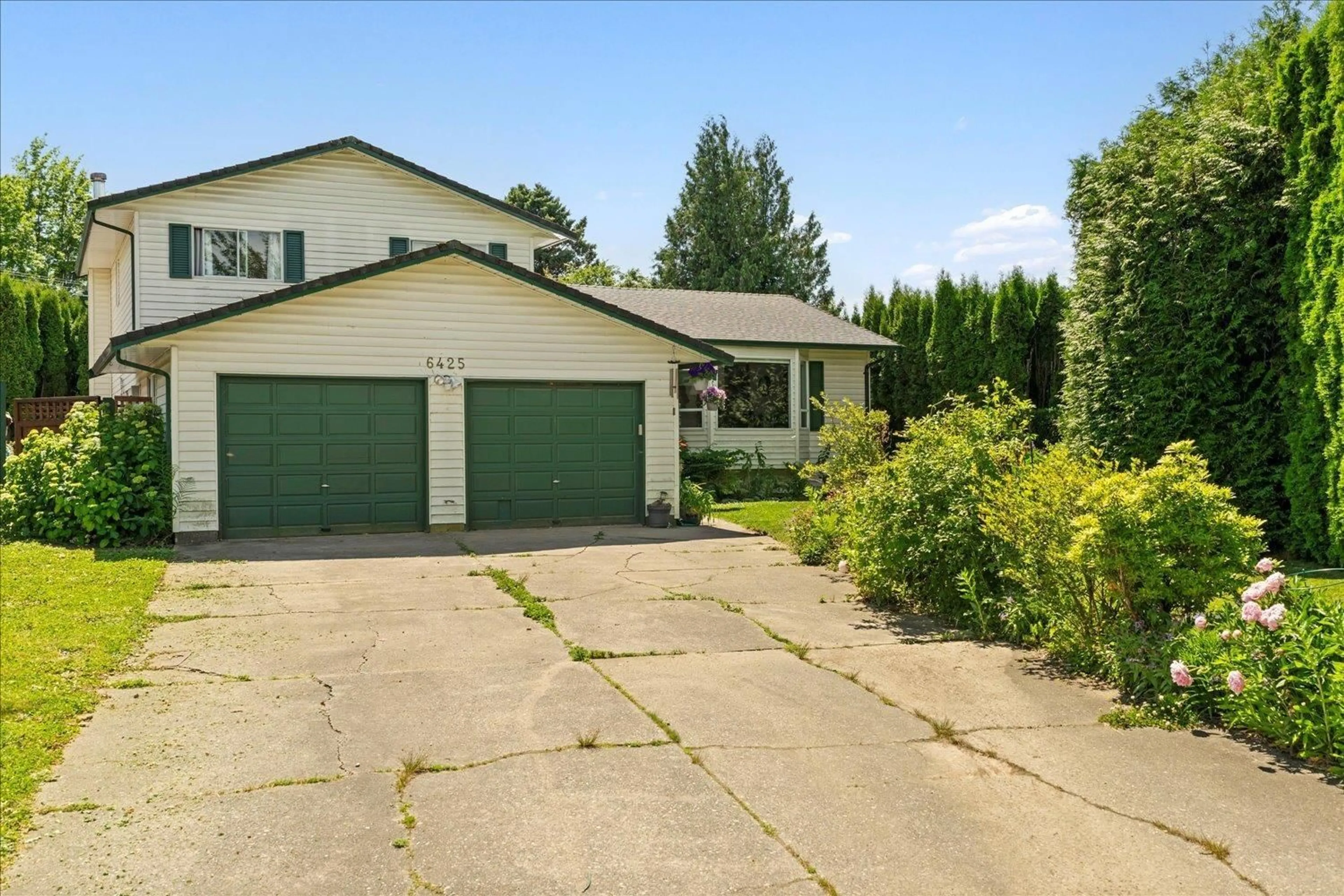 A pic from outside/outdoor area/front of a property/back of a property/a pic from drone, street for 6425 SWANSON STREET, Chilliwack British Columbia V2R1R2