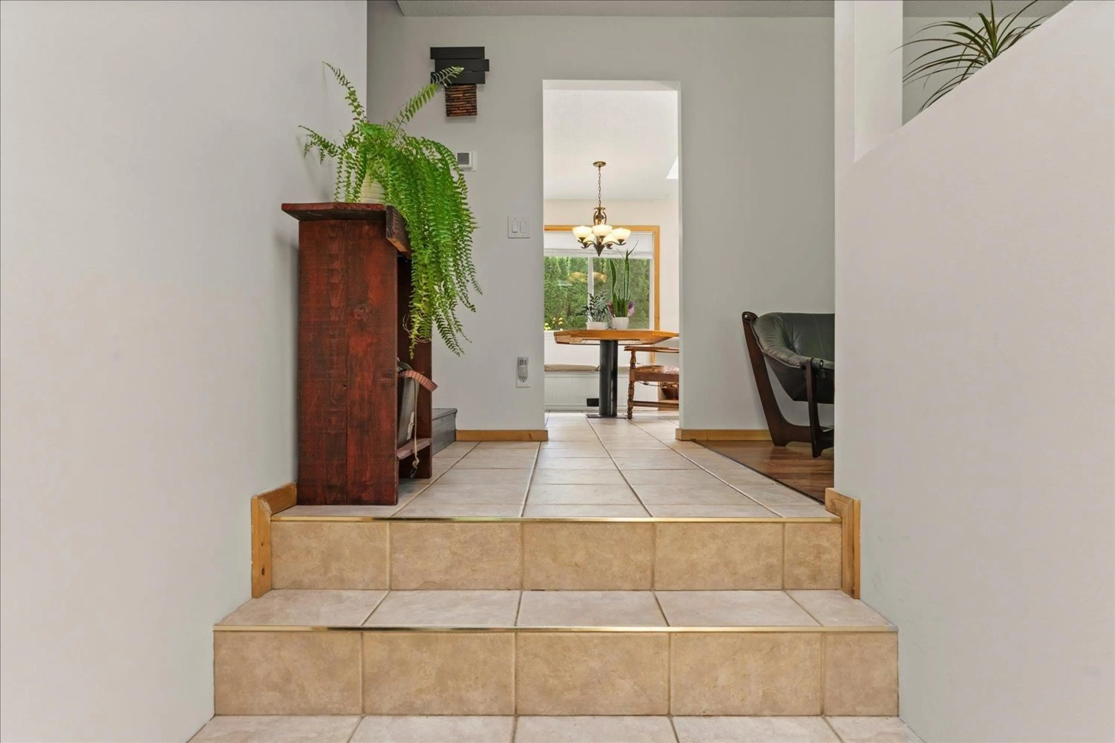 Indoor foyer for 6425 SWANSON STREET, Chilliwack British Columbia V2R1R2