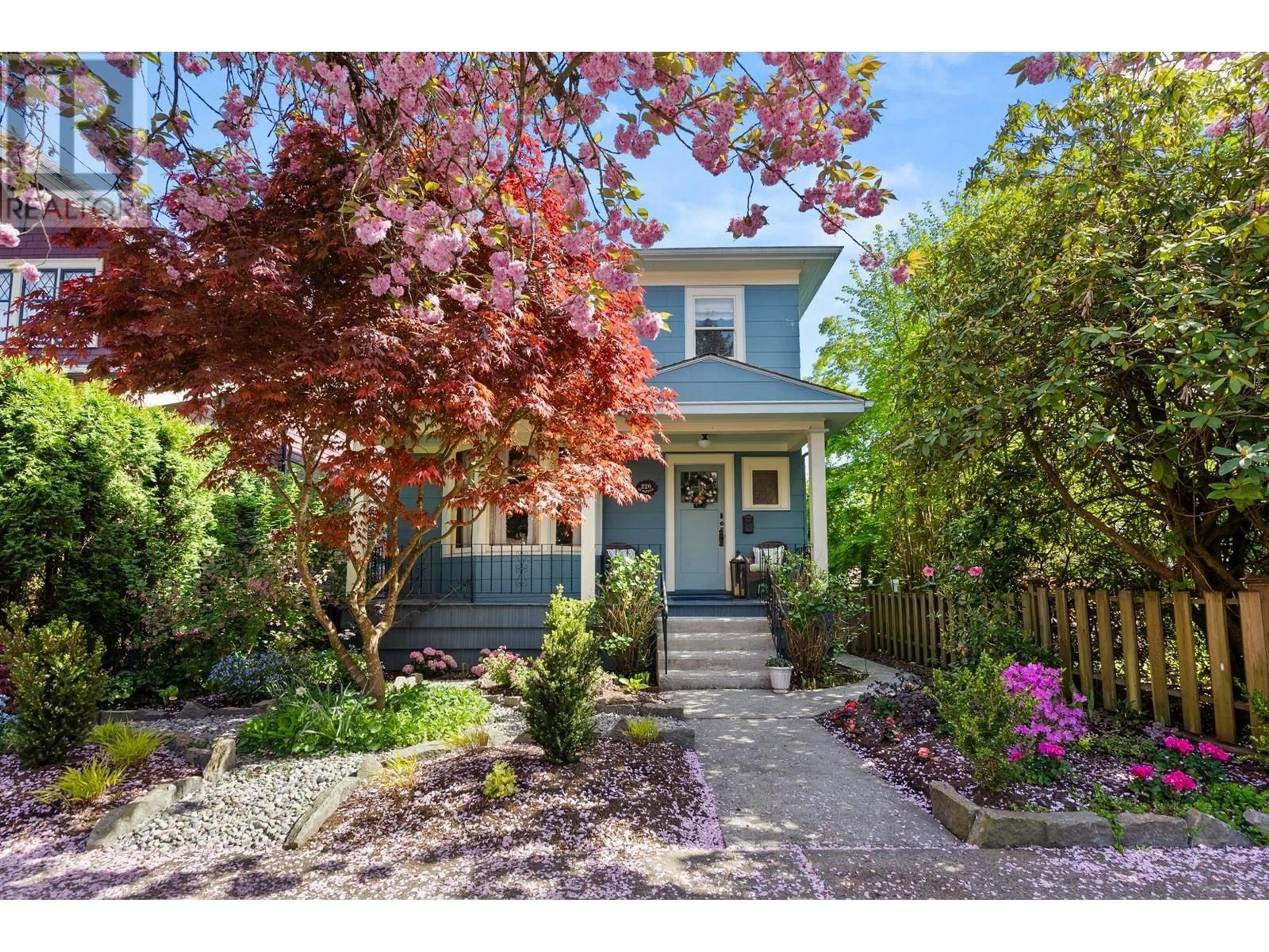 Unknown for 220 ST. PATRICK STREET, New Westminster British Columbia V3L1P8