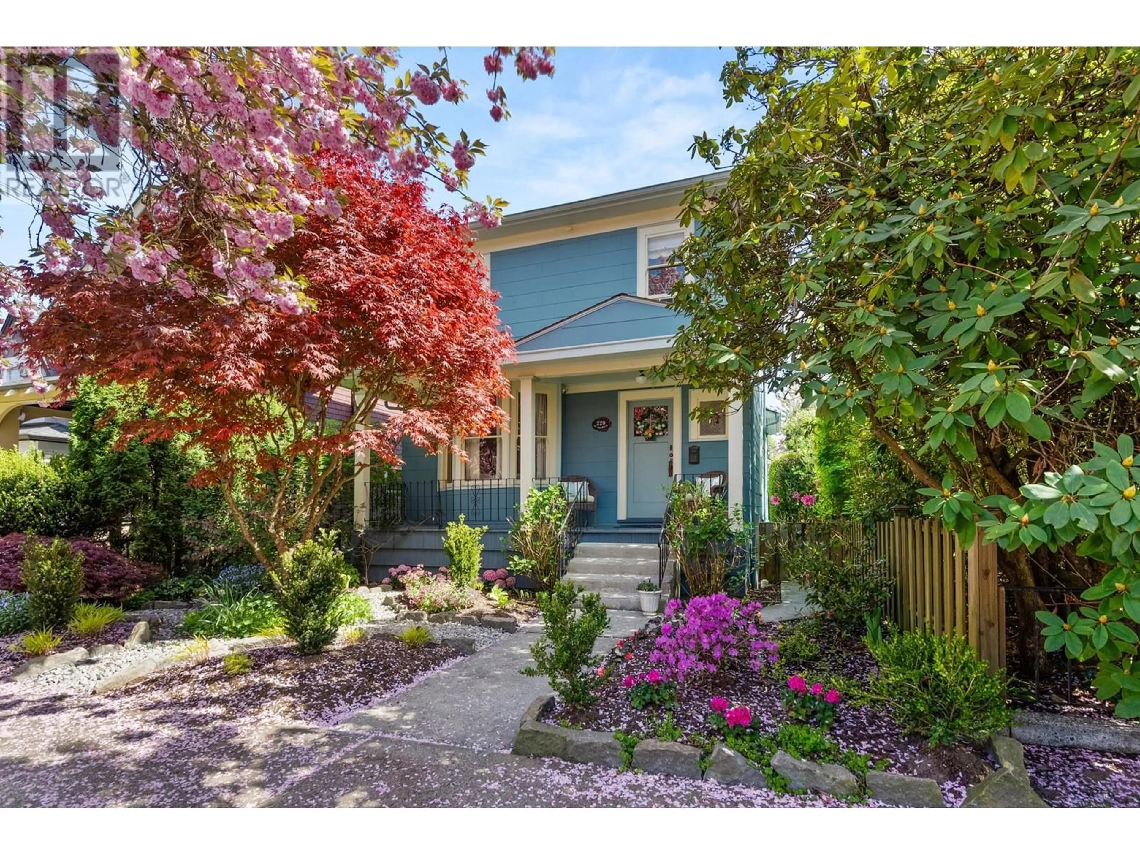 Indoor entryway for 220 ST. PATRICK STREET, New Westminster British Columbia V3L1P8