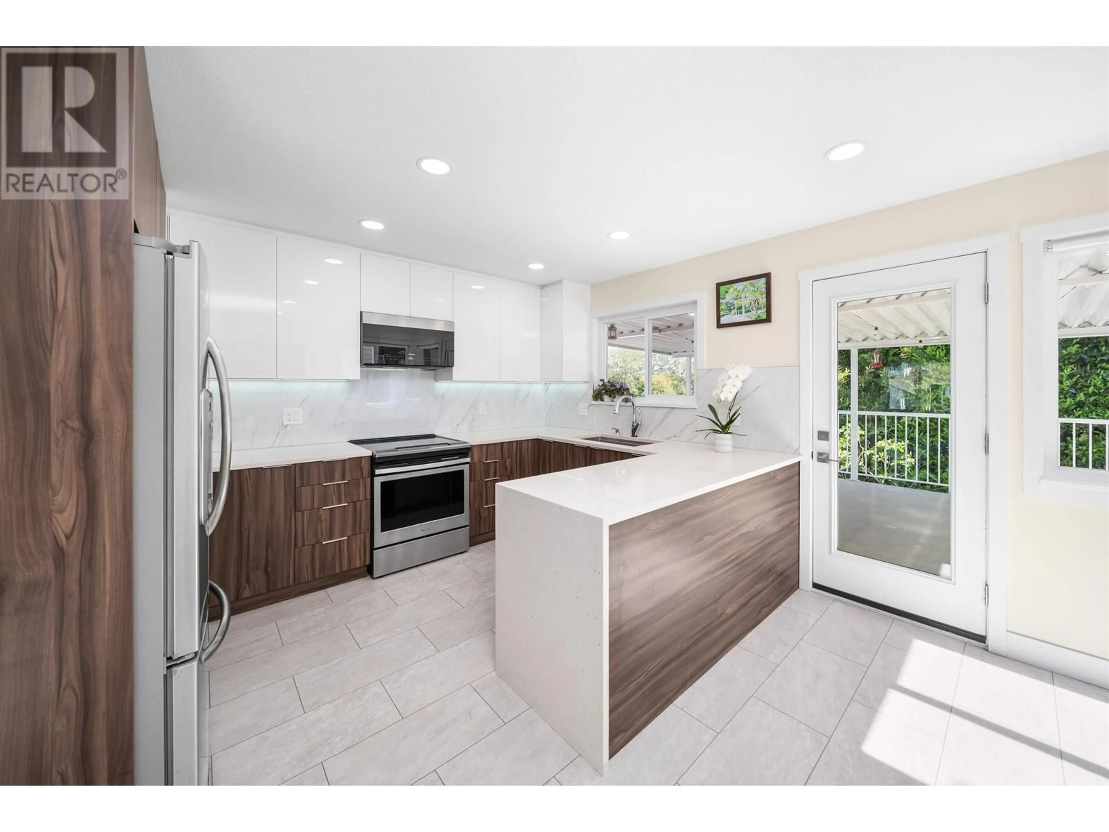 Open concept kitchen, ceramic/tile floor for 1818 EUREKA AVENUE, Port Coquitlam British Columbia V3C5C3