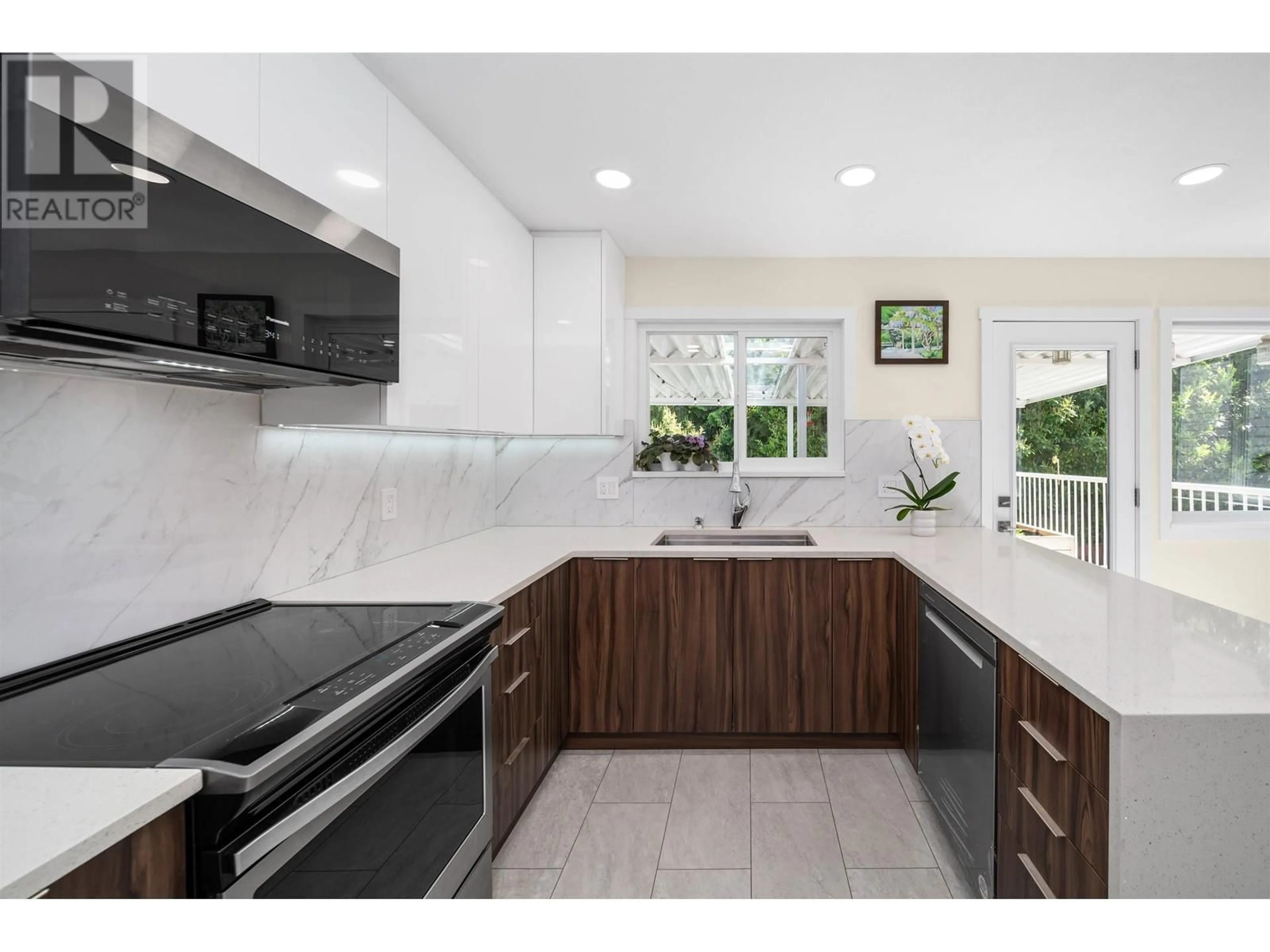 Contemporary kitchen, ceramic/tile floor for 1818 EUREKA AVENUE, Port Coquitlam British Columbia V3C5C3