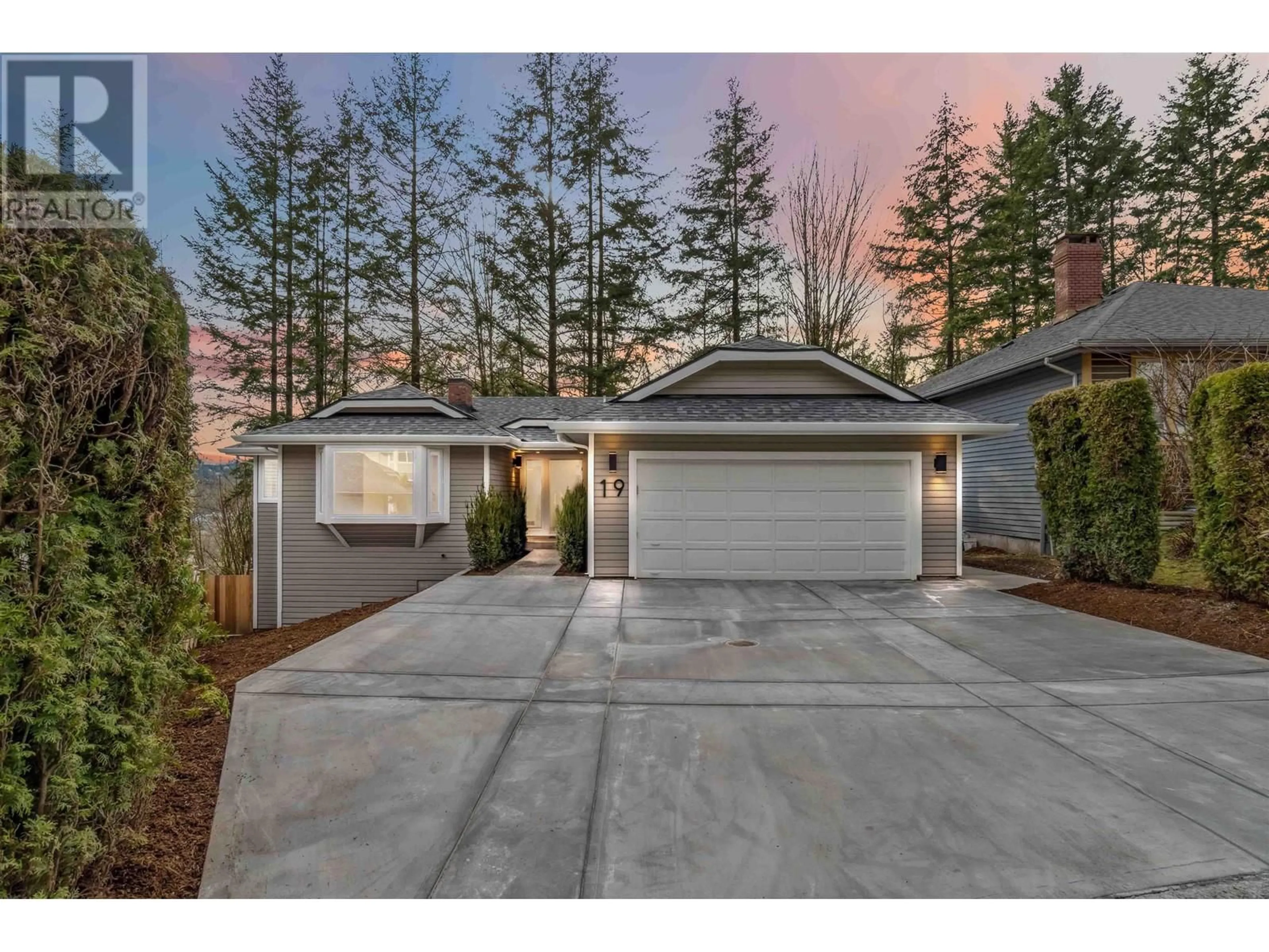 Unknown for 19 ARROW-WOOD PLACE, Port Moody British Columbia V3H4E9