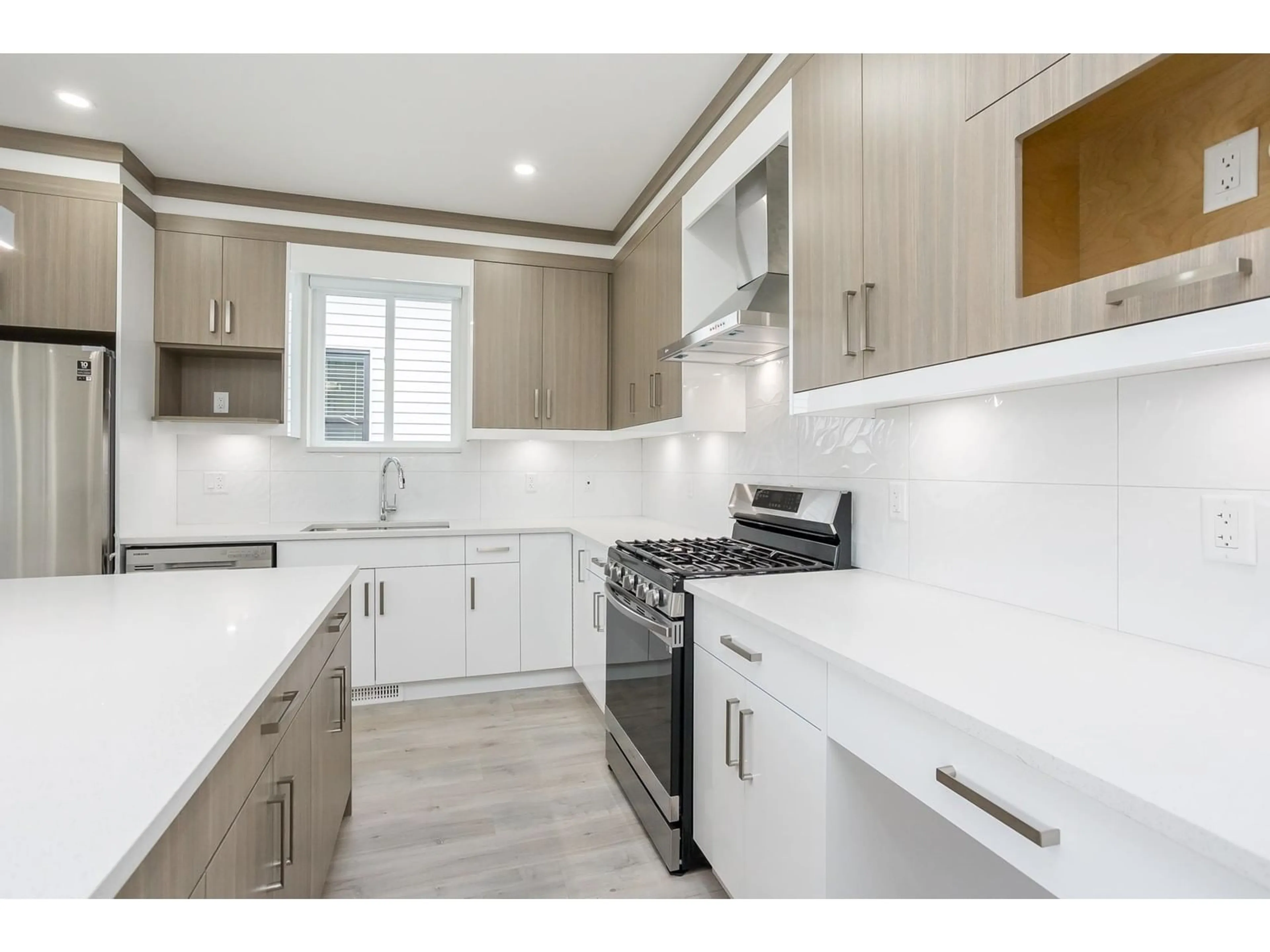 Open concept kitchen, ceramic/tile floor for 9237 SITKA PLACE, Chilliwack British Columbia V2P8B6