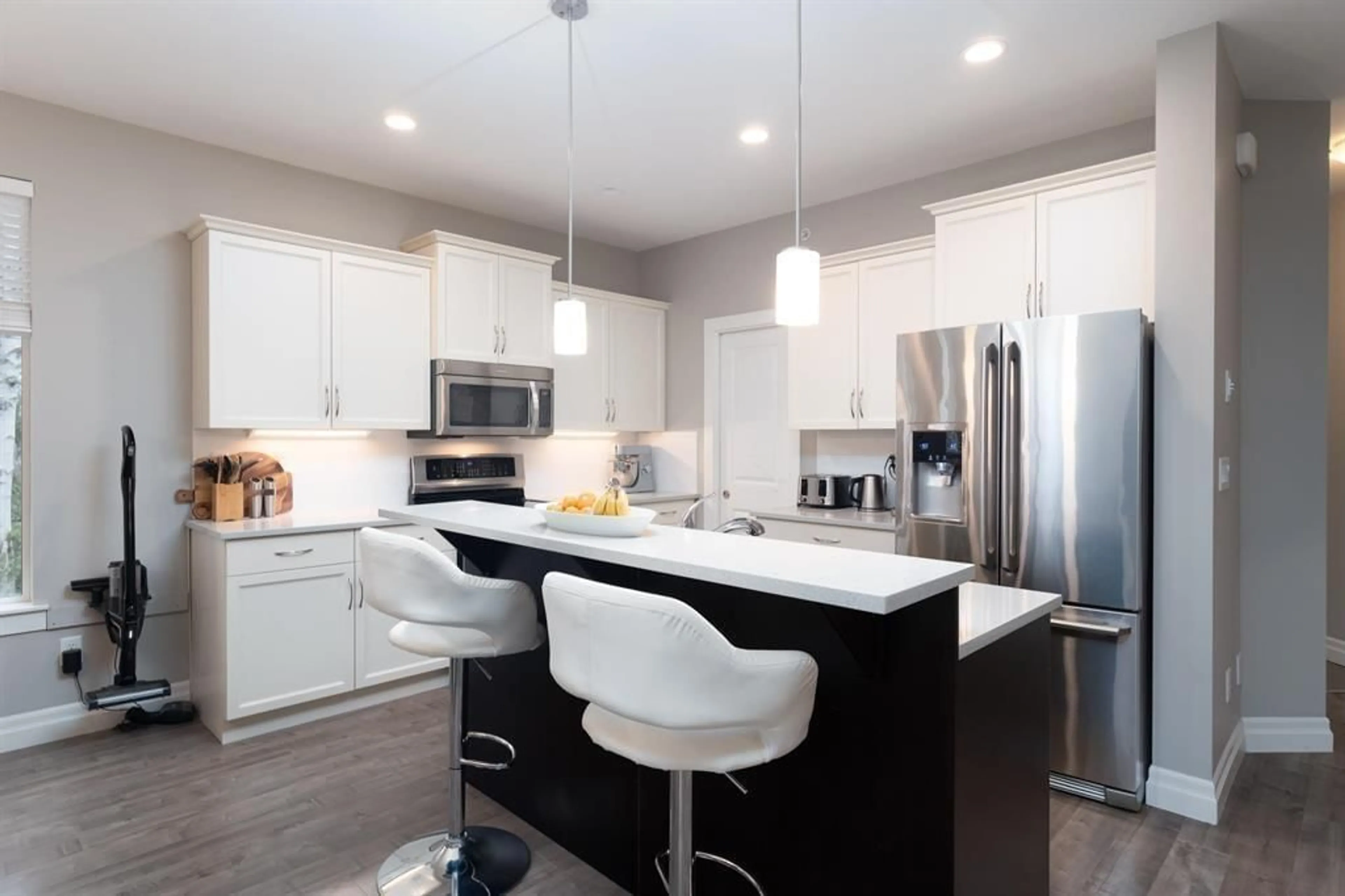 Contemporary kitchen, unknown for B - 46961 SYLVAN DRIVE, Chilliwack British Columbia V2R0X2