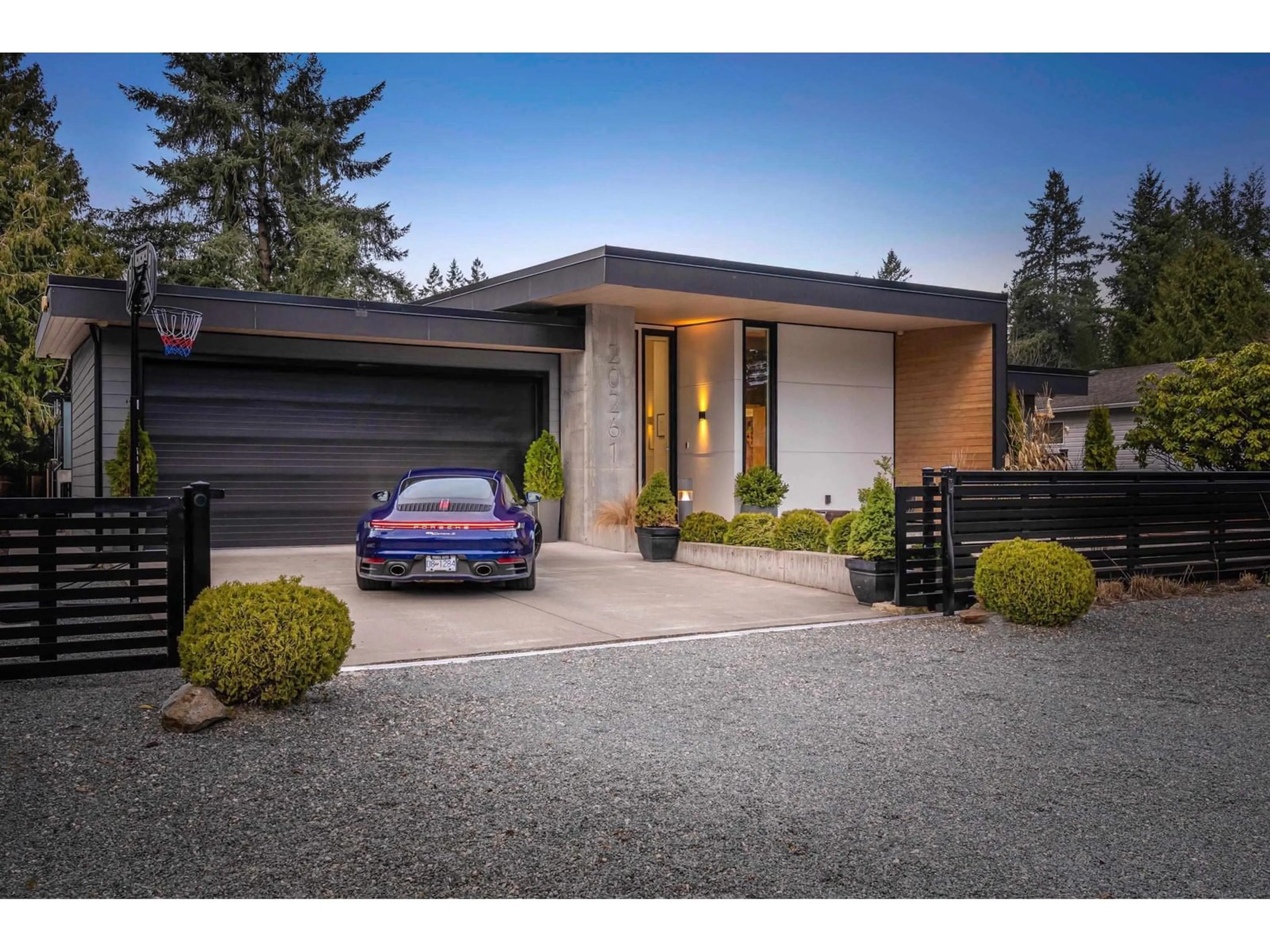 Indoor garage for 20261 41, Langley British Columbia V3A2Z3