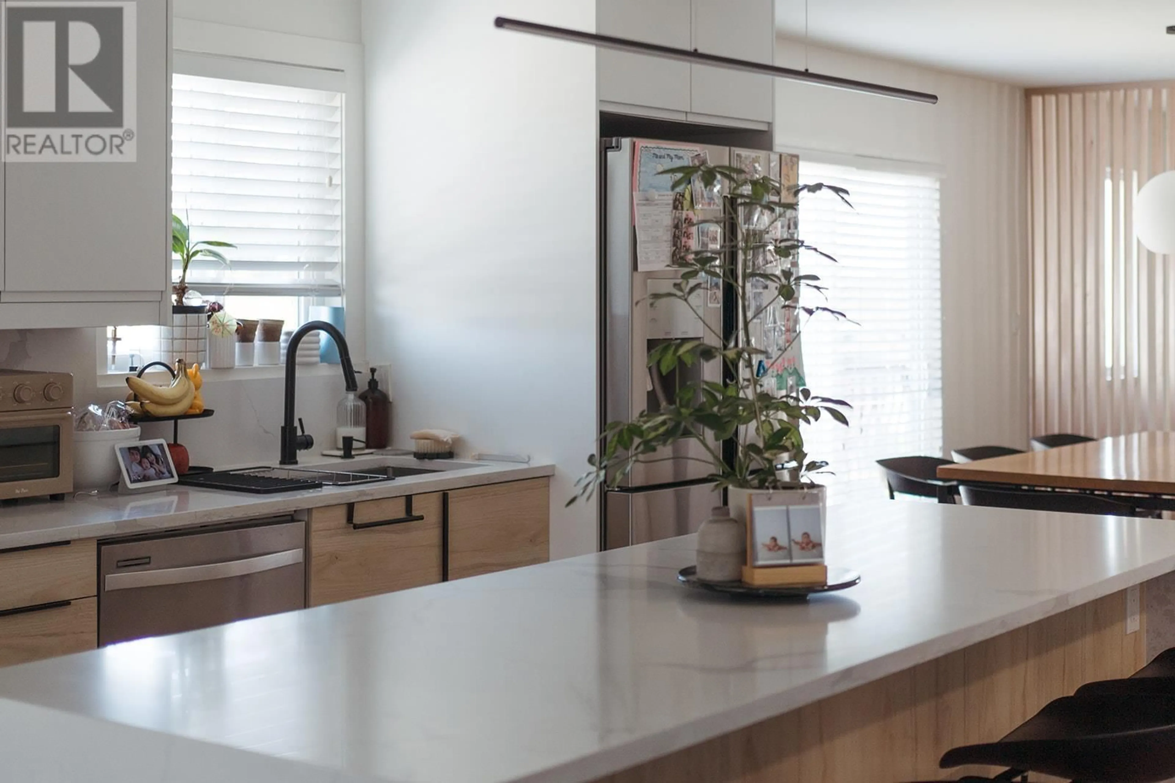 Contemporary kitchen, unknown for 679 GAMMA AVENUE, Burnaby British Columbia V5C6A3