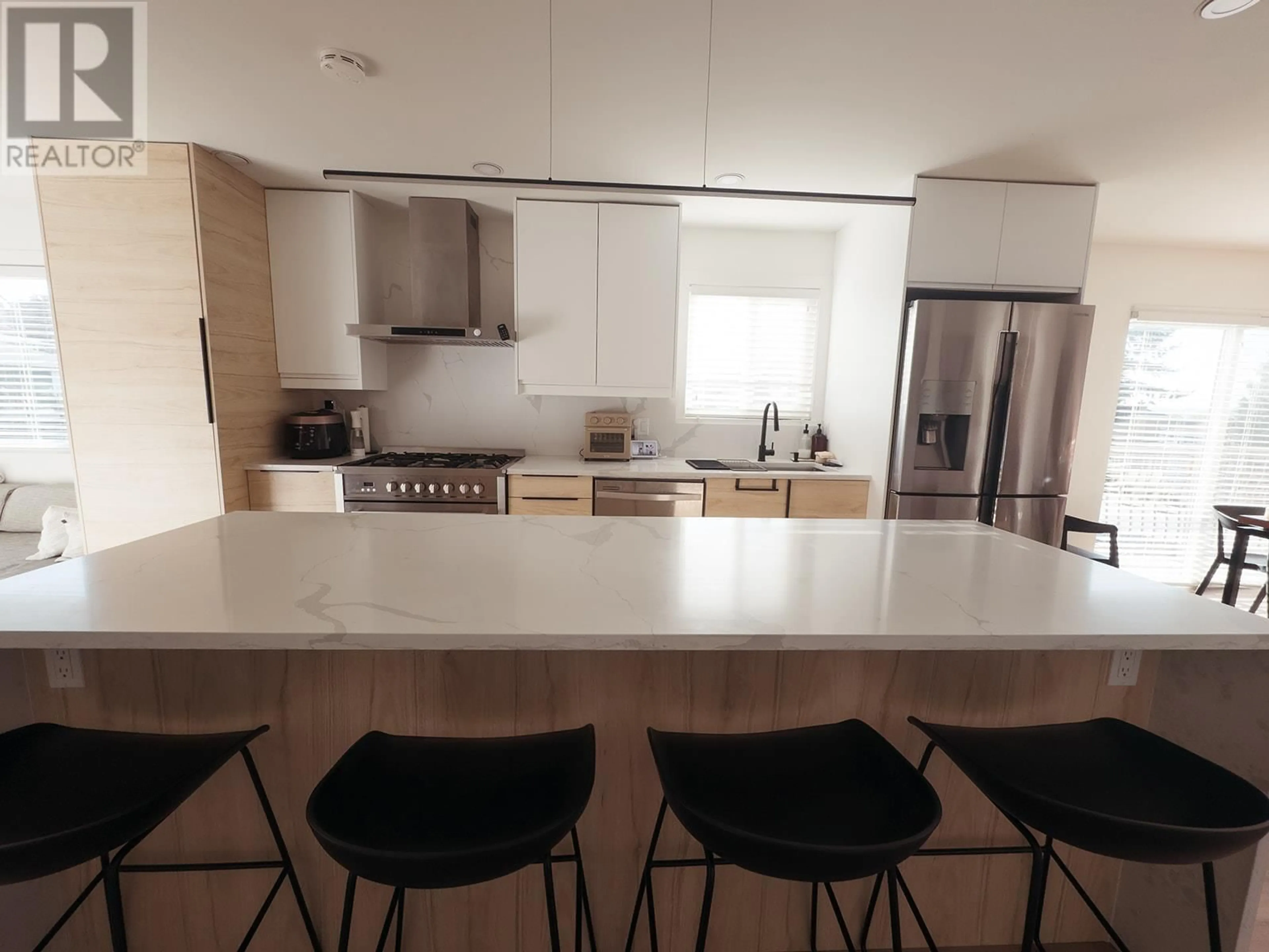 Open concept kitchen, unknown for 679 GAMMA AVENUE, Burnaby British Columbia V5C6A3