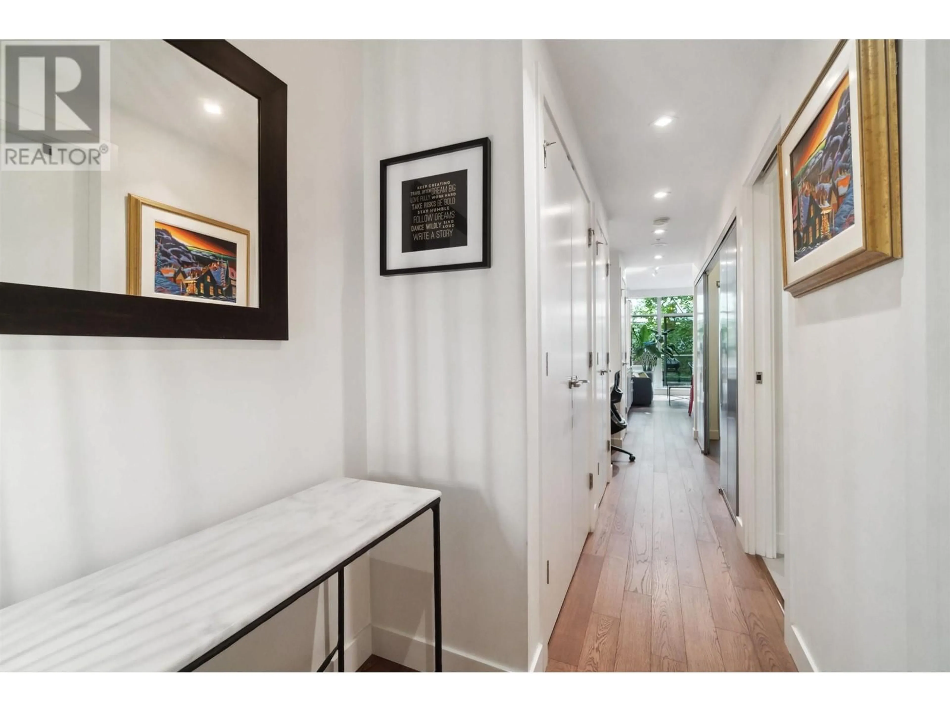 Indoor entryway for 225 - 108 1ST AVENUE, Vancouver British Columbia V5T0E3