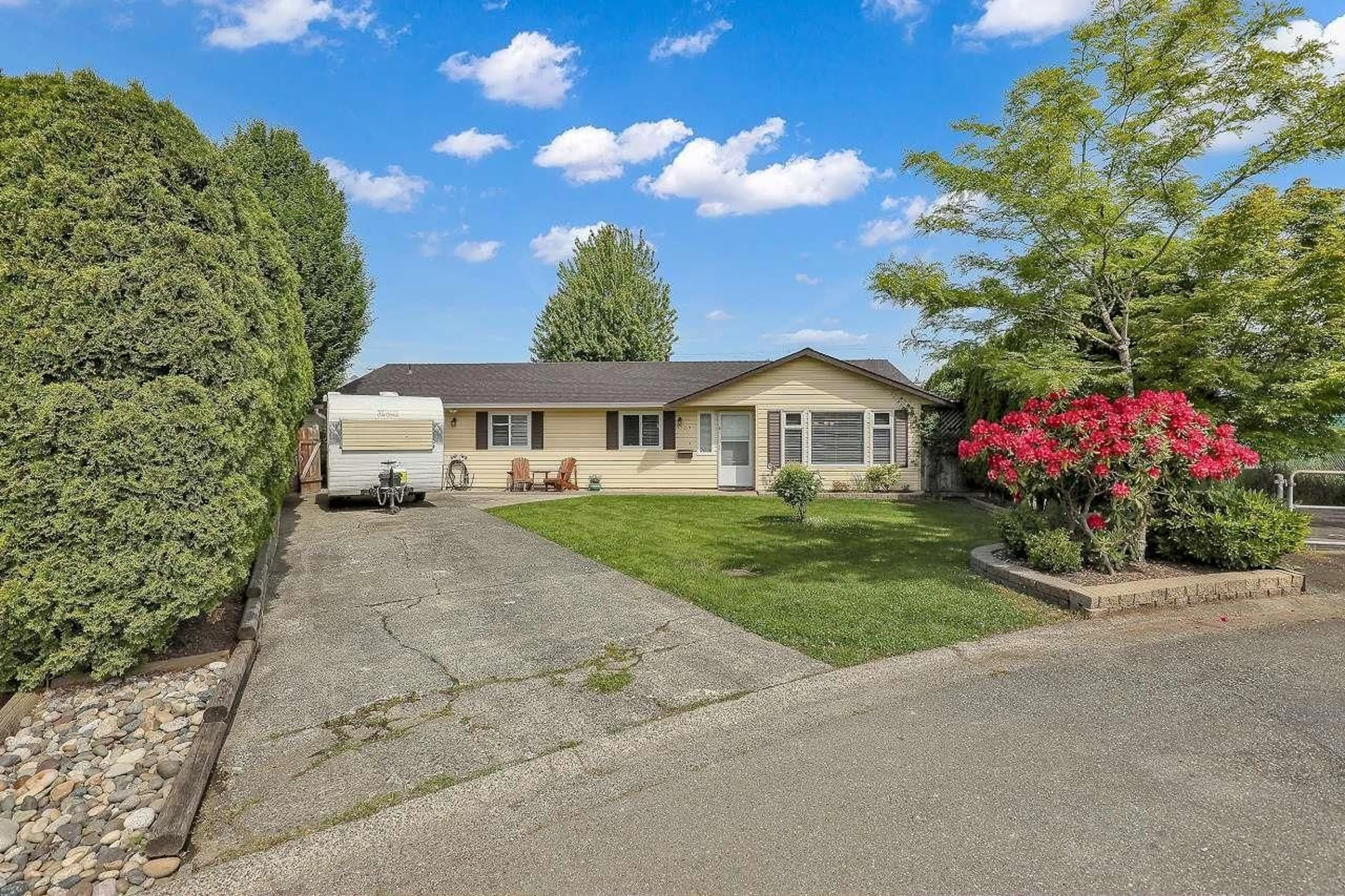 A pic from outside/outdoor area/front of a property/back of a property/a pic from drone, street for 6359 172A, Surrey British Columbia V3S6V4