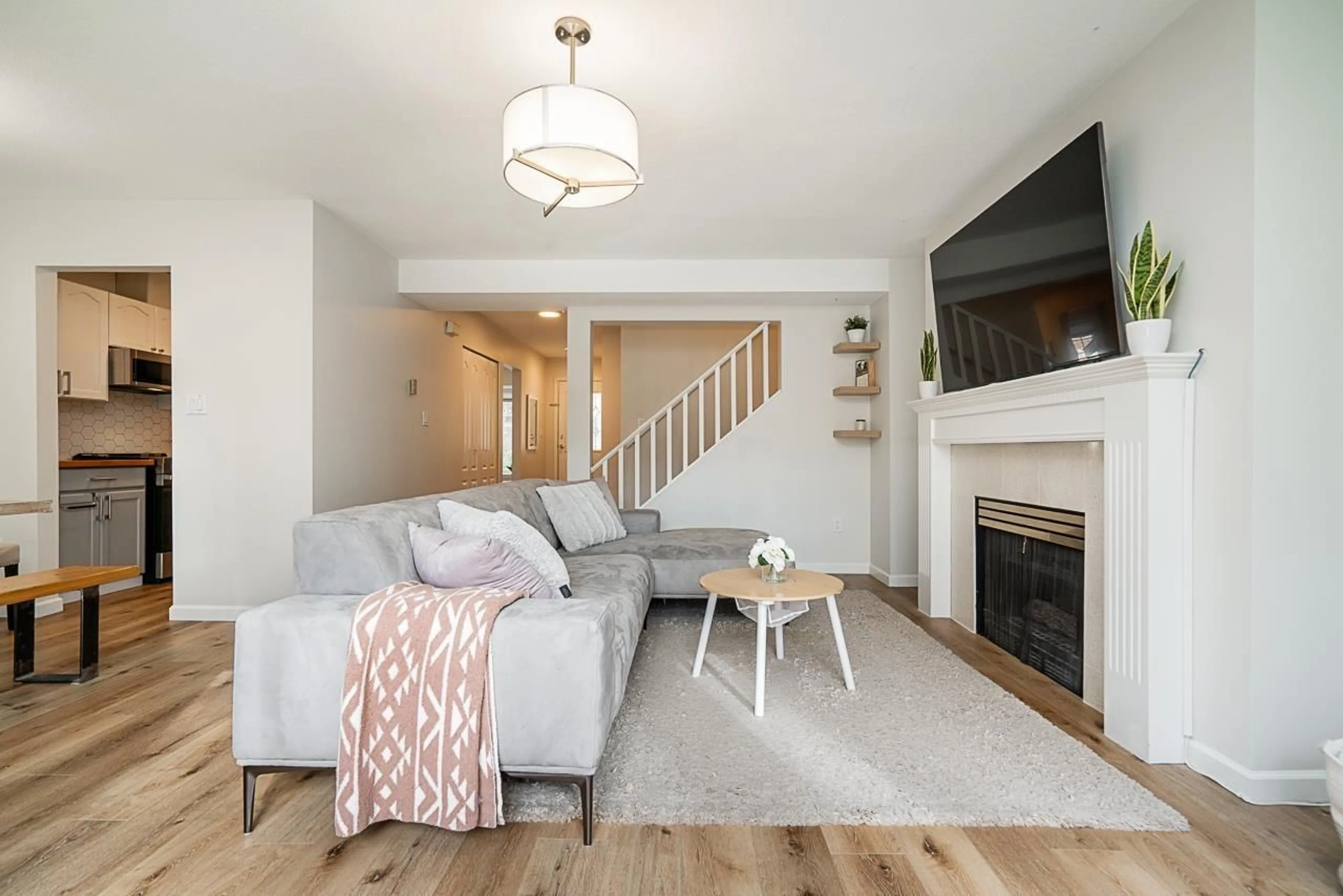 Living room with furniture, unknown for 46 - 8863 216, Langley British Columbia V1M2G9