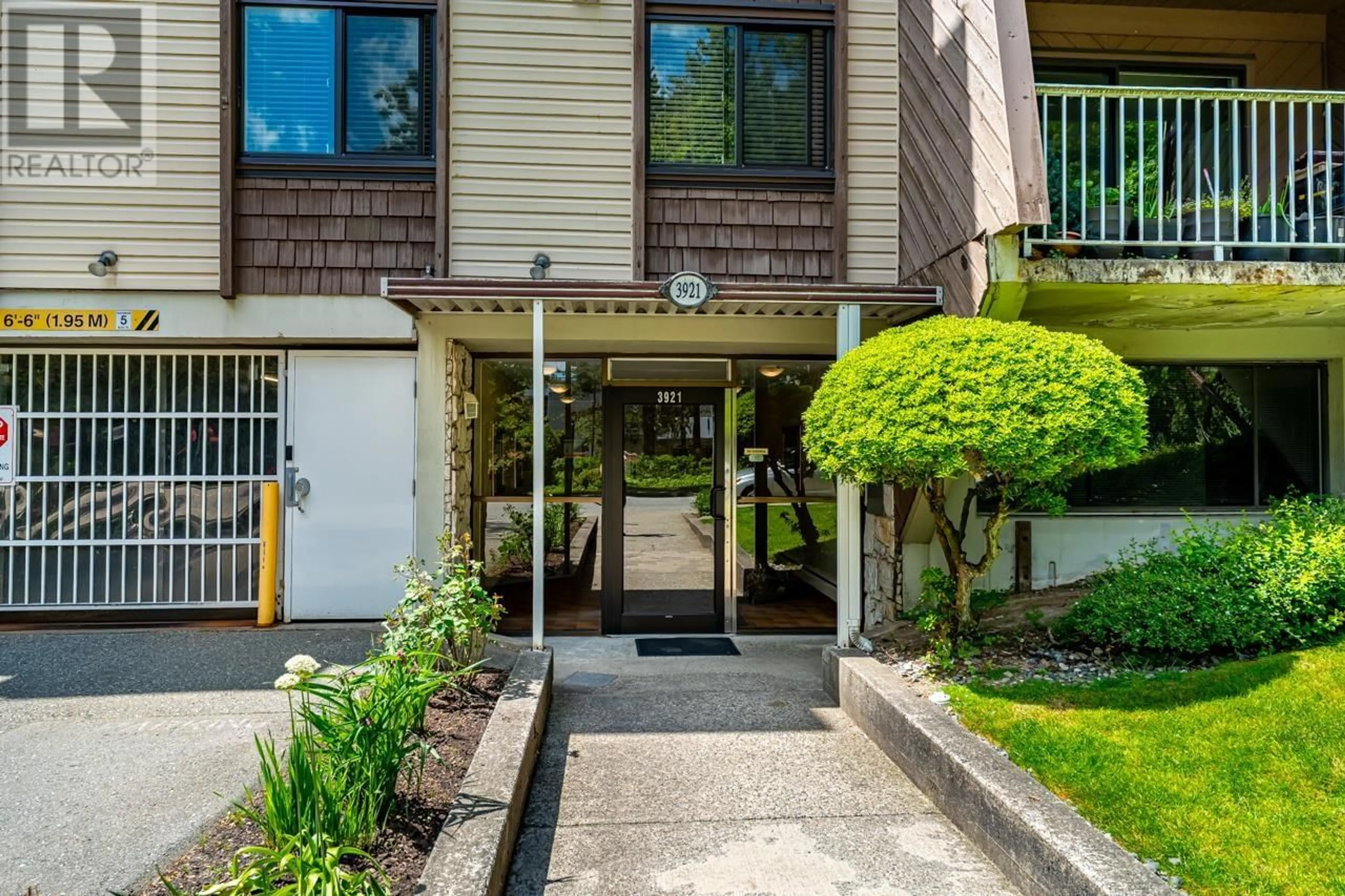 Unknown for 312 - 3921 CARRIGAN COURT, Burnaby British Columbia V3N4J7