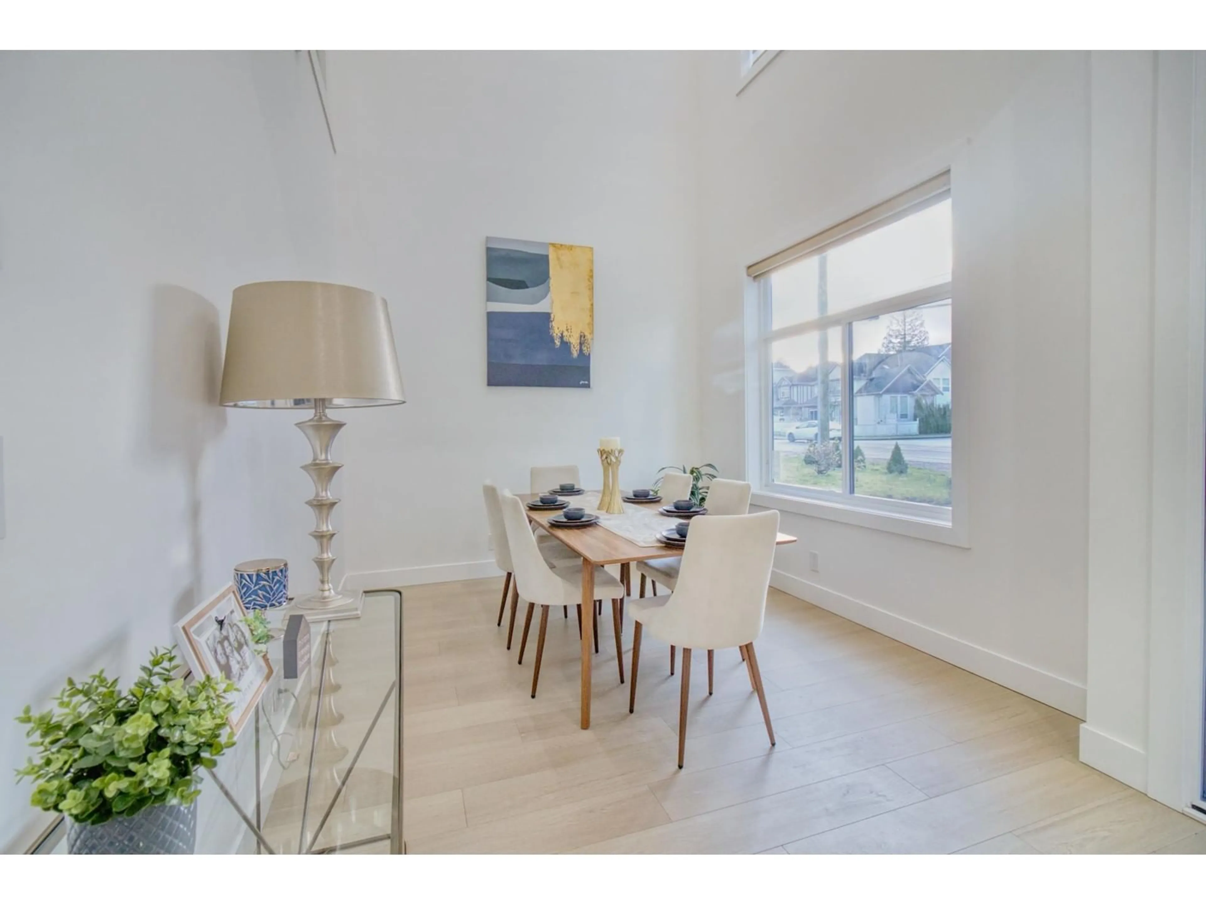 Dining room, wood/laminate floor for 9112 156, Surrey British Columbia V3R5Y8