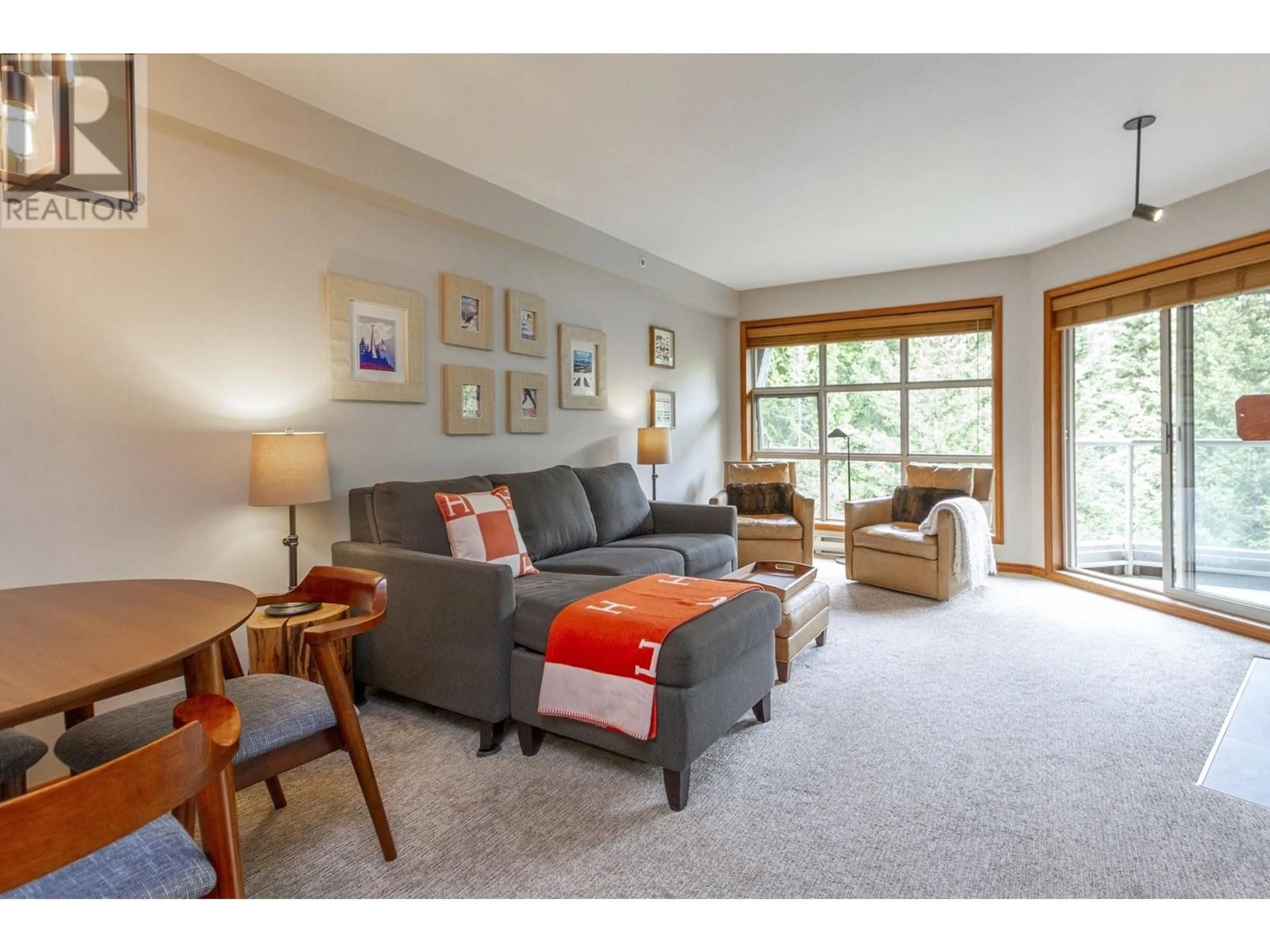 Living room with furniture, unknown for 545 - 4800 SPEARHEAD DRIVE, Whistler British Columbia V8E1G1