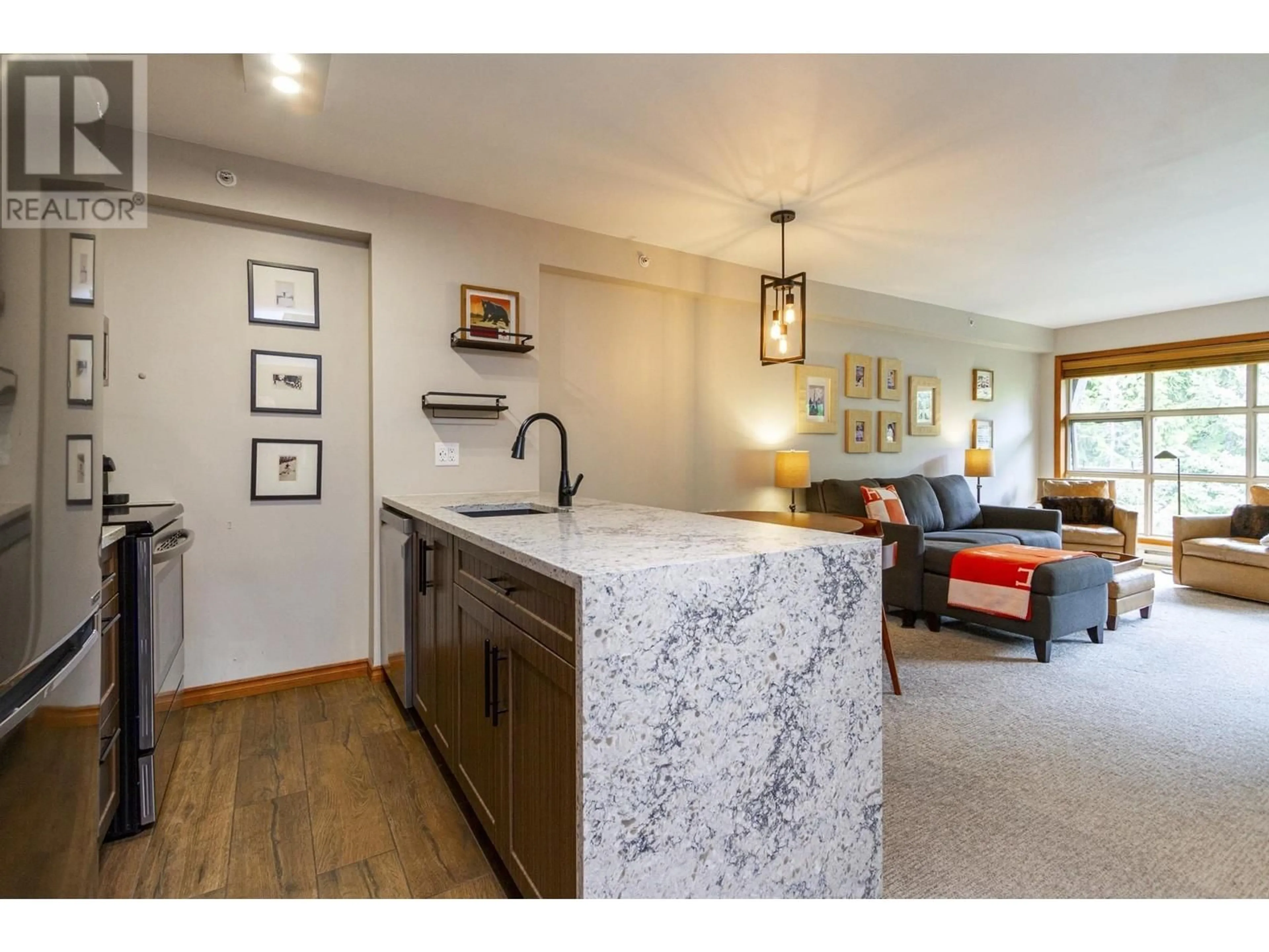 Open concept kitchen, unknown for 545 - 4800 SPEARHEAD DRIVE, Whistler British Columbia V8E1G1