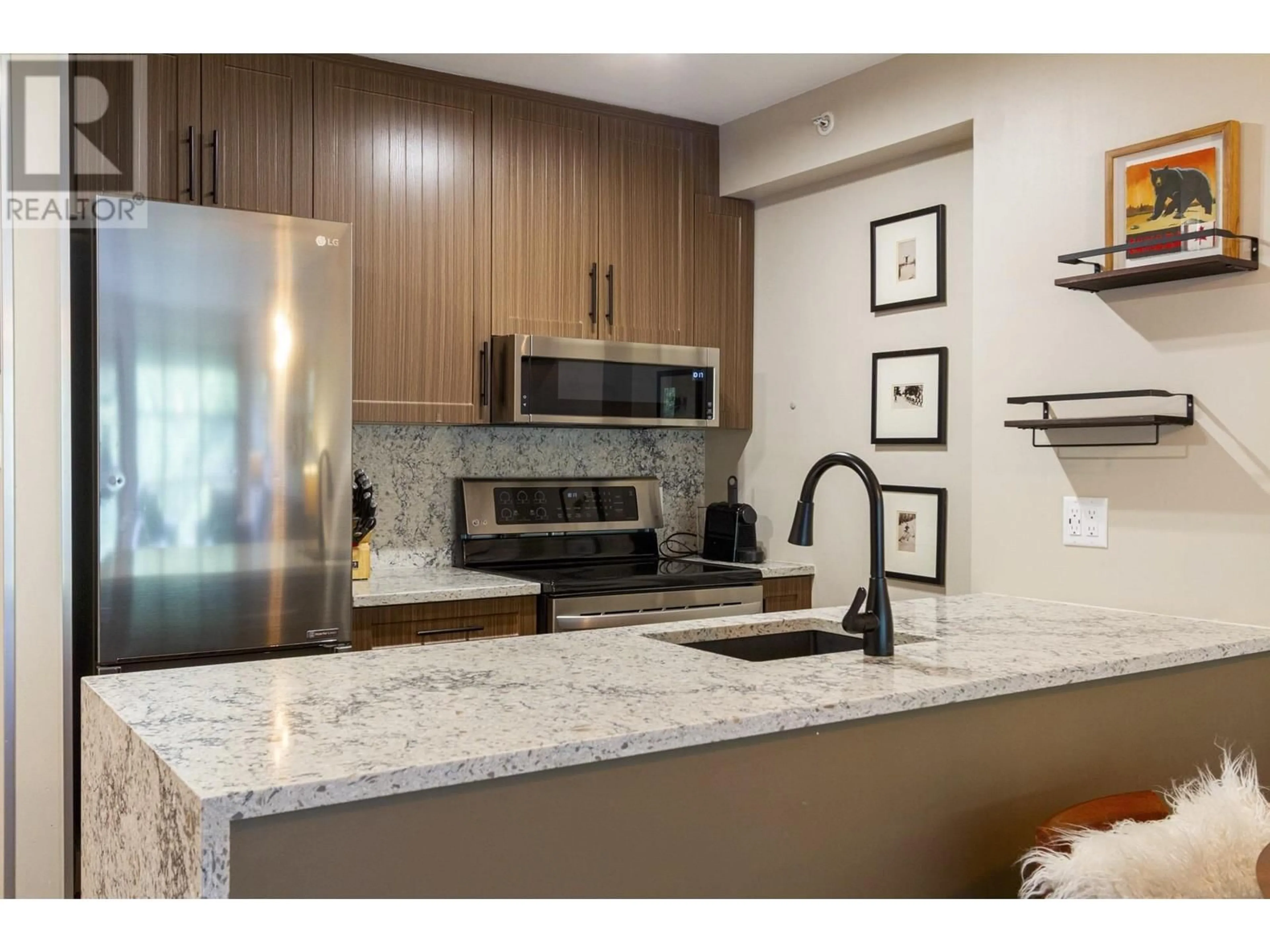 Open concept kitchen, unknown for 545 - 4800 SPEARHEAD DRIVE, Whistler British Columbia V8E1G1