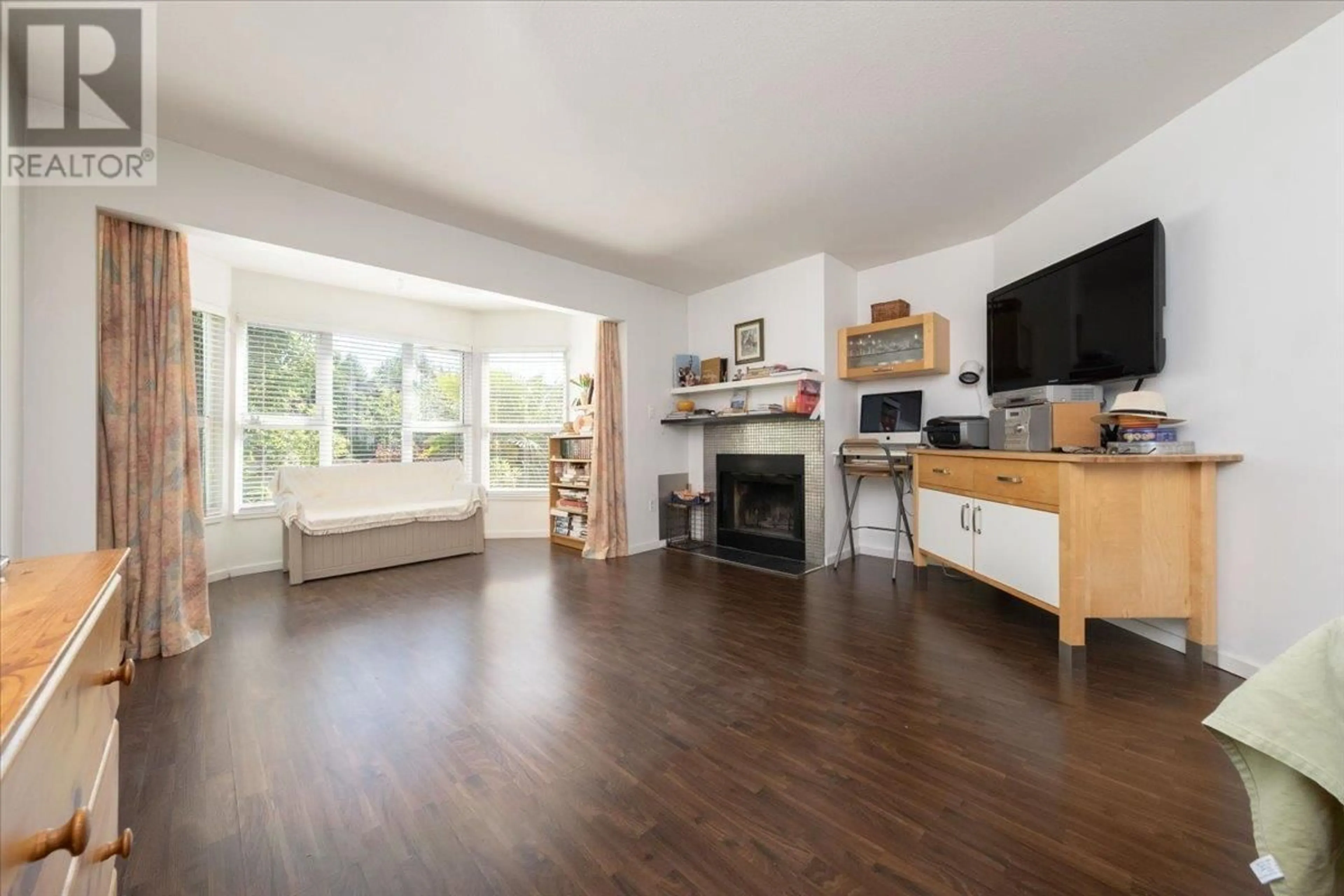 Unknown for 206 - 2255 ETON STREET, Vancouver British Columbia V5L1C9