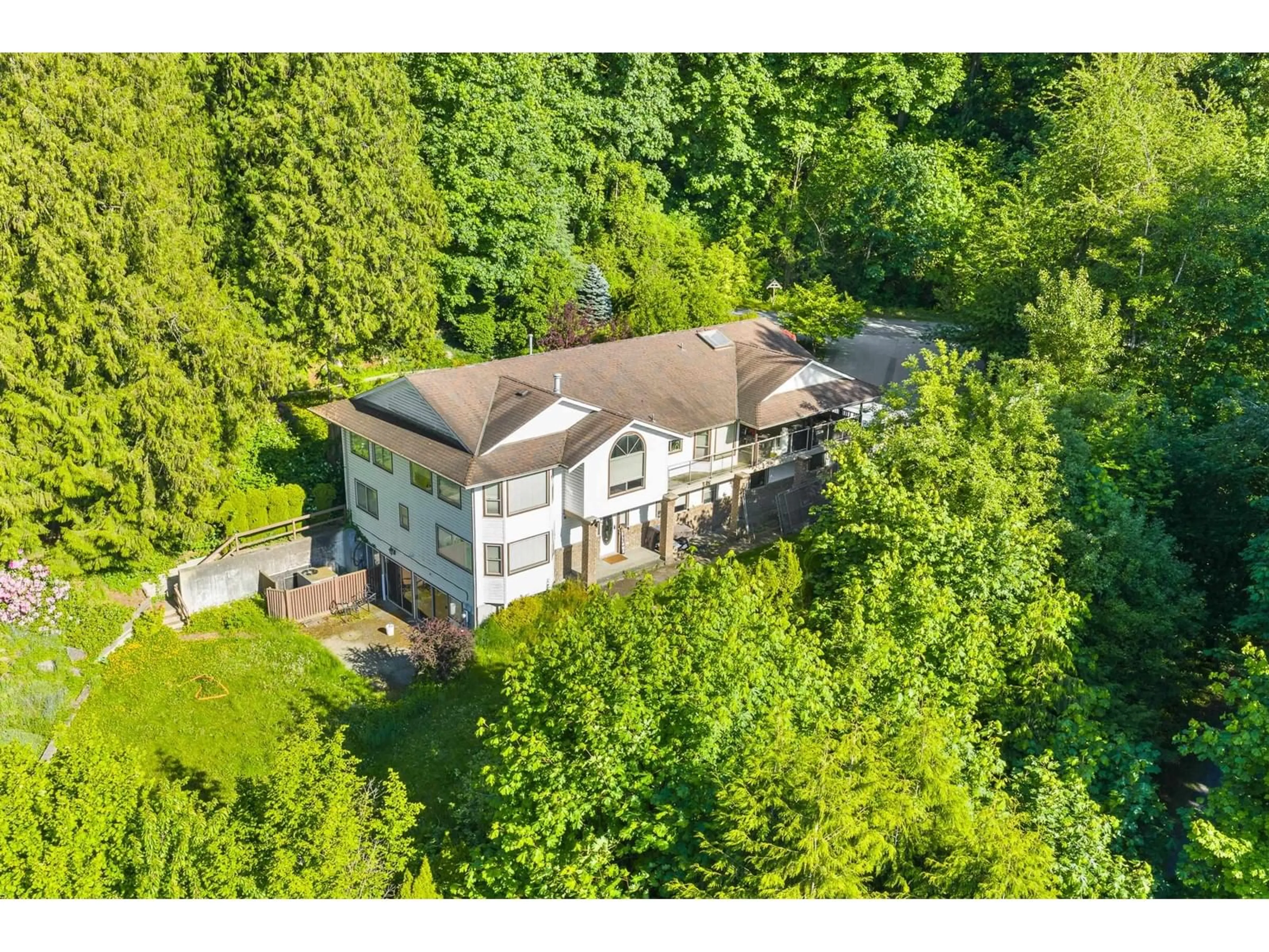 A pic from outside/outdoor area/front of a property/back of a property/a pic from drone, building for F - 2904 GLENCOE, Abbotsford British Columbia V3G1H5