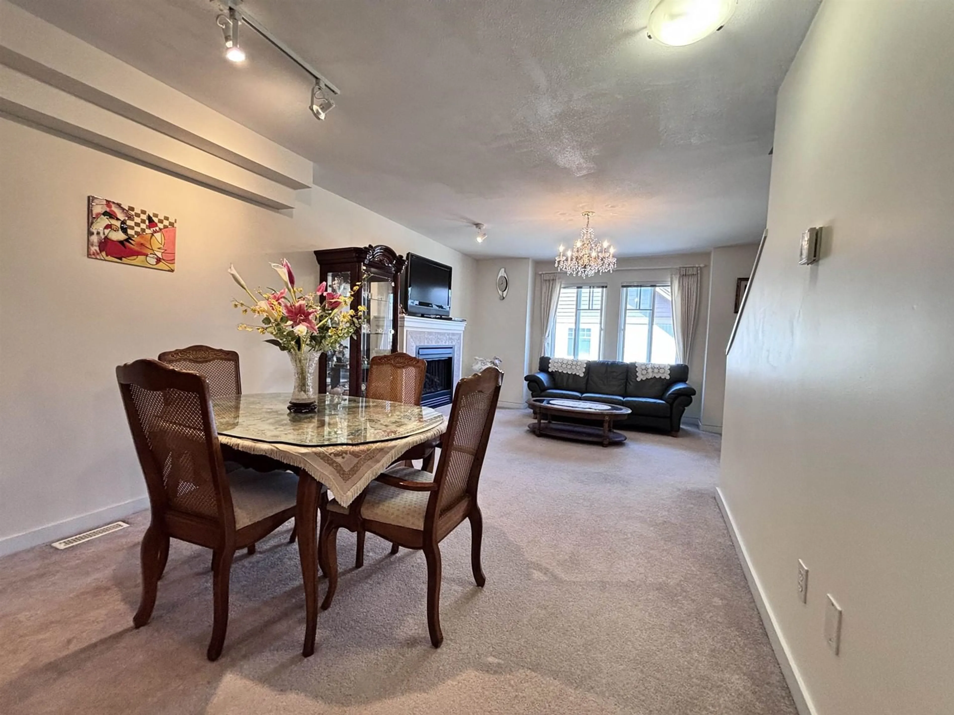 Dining room, unknown for 36 - 12040 68, Surrey British Columbia V3W1P5