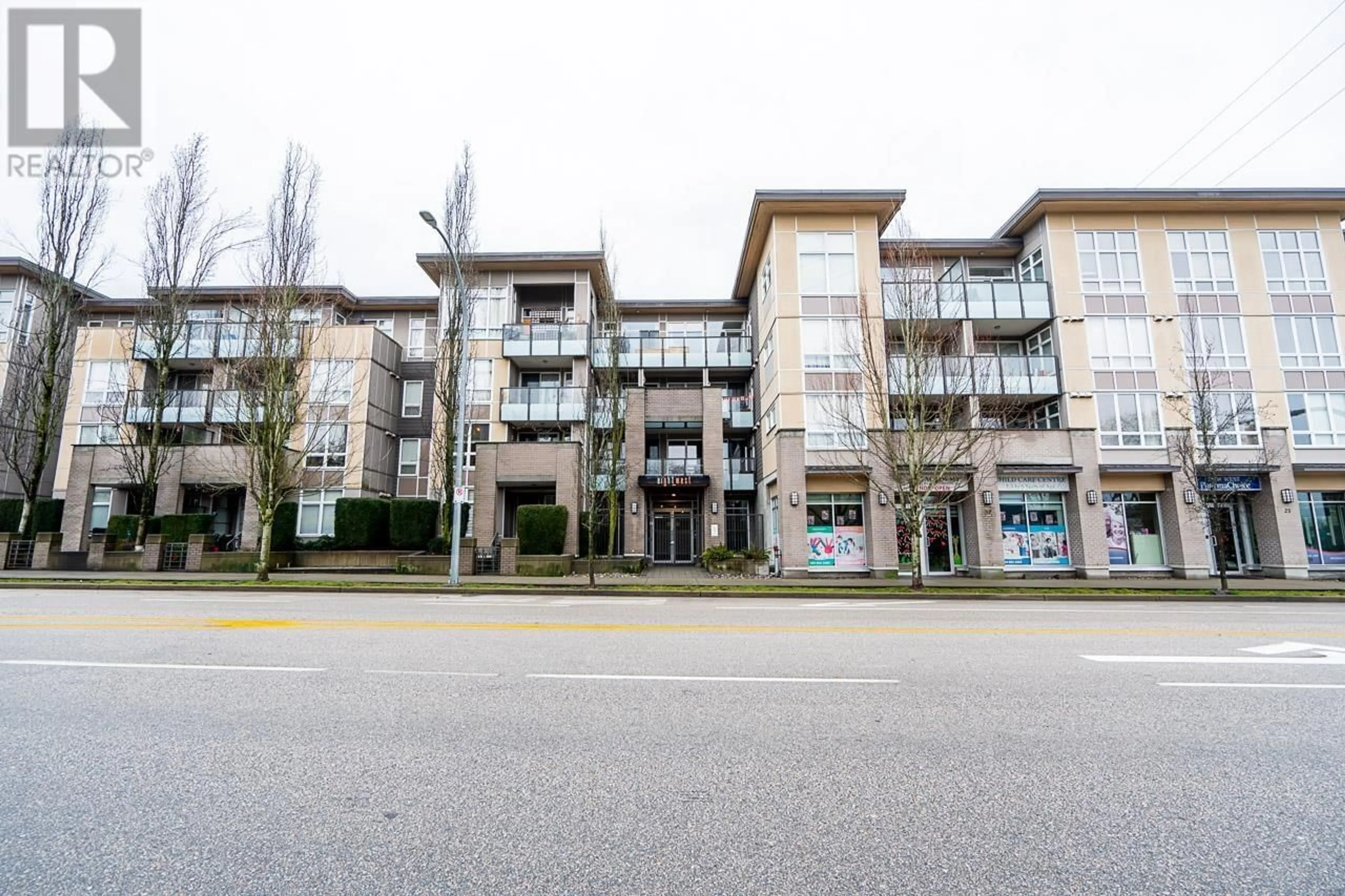 Patio, building for 419 - 55 EIGHTH AVENUE, New Westminster British Columbia V3L0E8