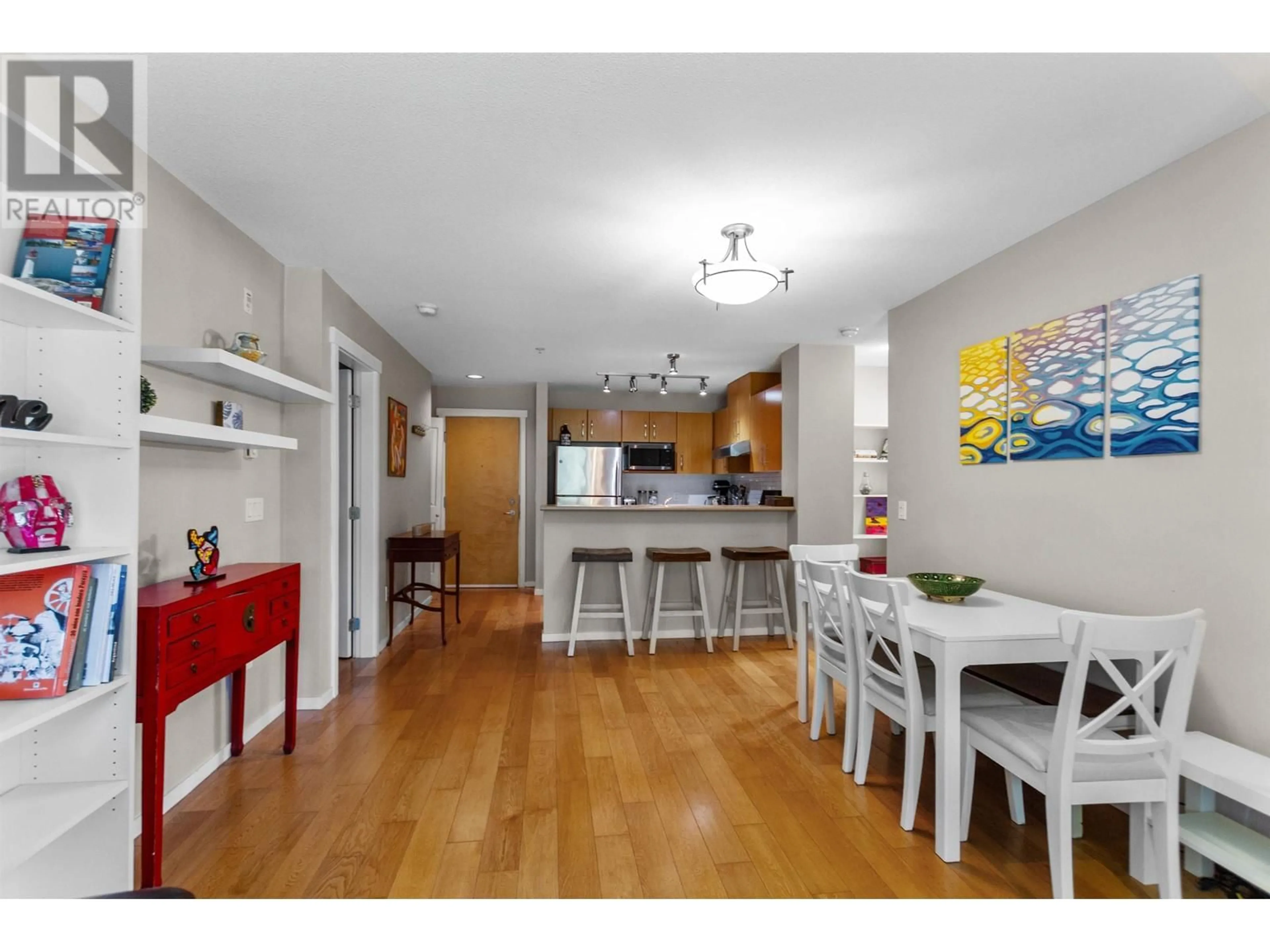Open concept kitchen, wood/laminate floor for 315 - 400 KLAHANIE DRIVE, Port Moody British Columbia V3H5K9