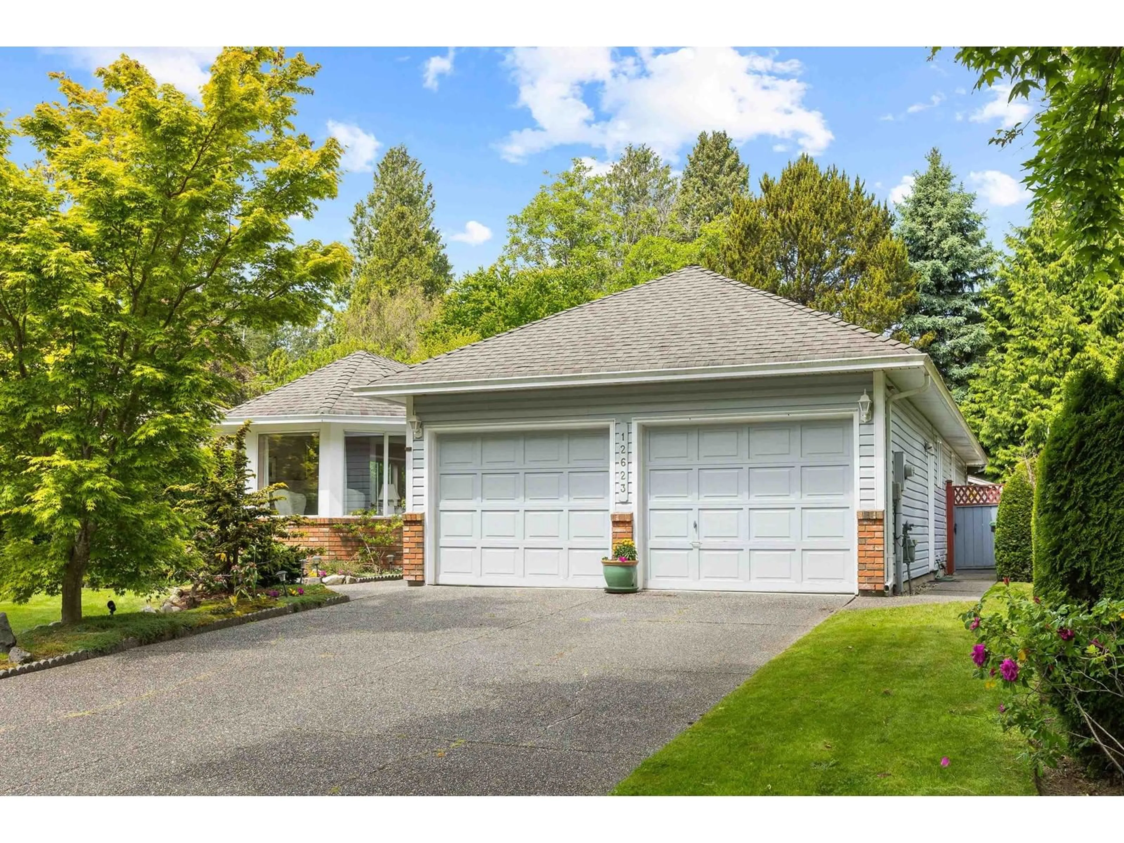 Home with vinyl exterior material, street for 12623 24A, Surrey British Columbia V4A8H8