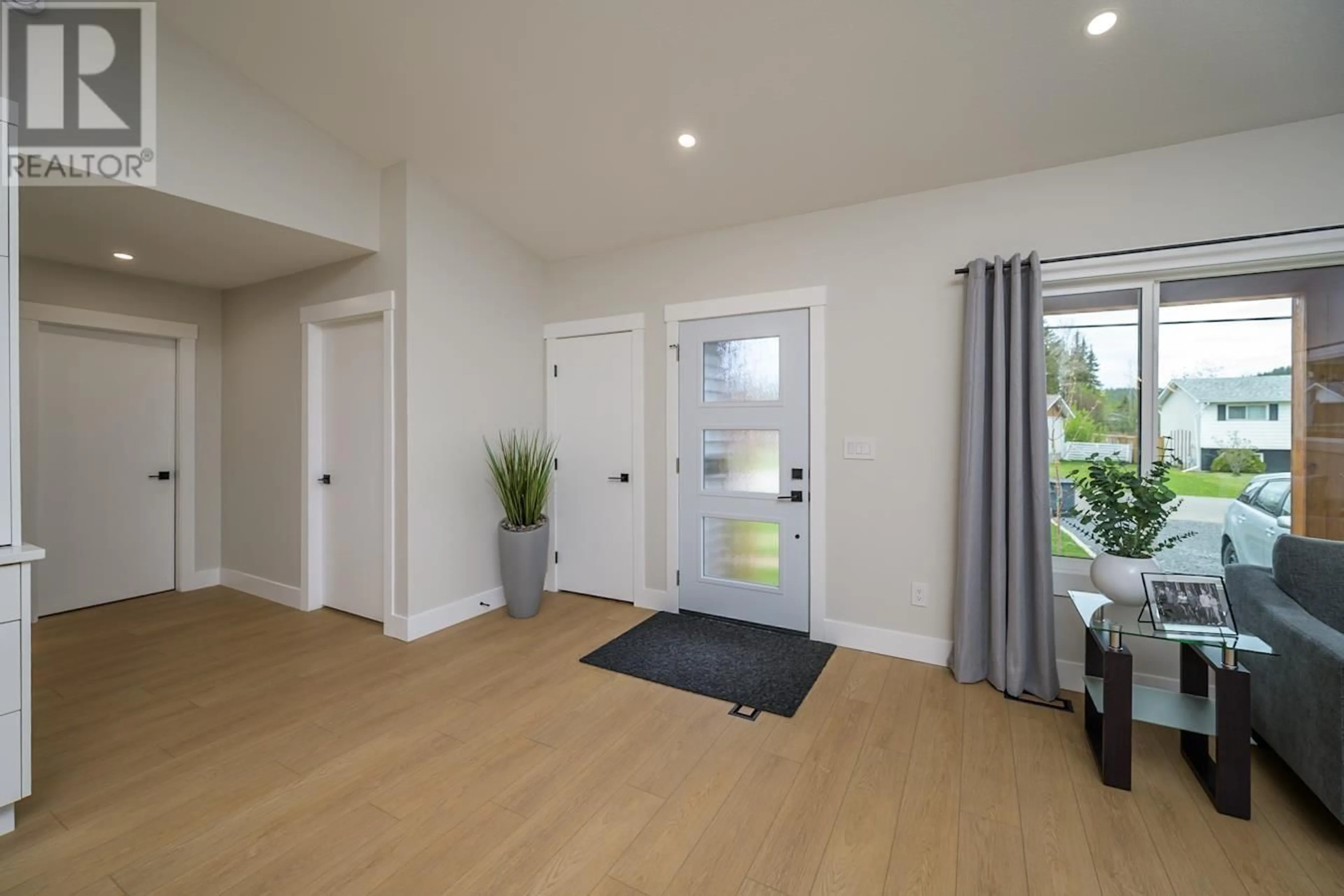 Indoor entryway for 4285 CRAIG DRIVE, Prince George British Columbia V2K1E4