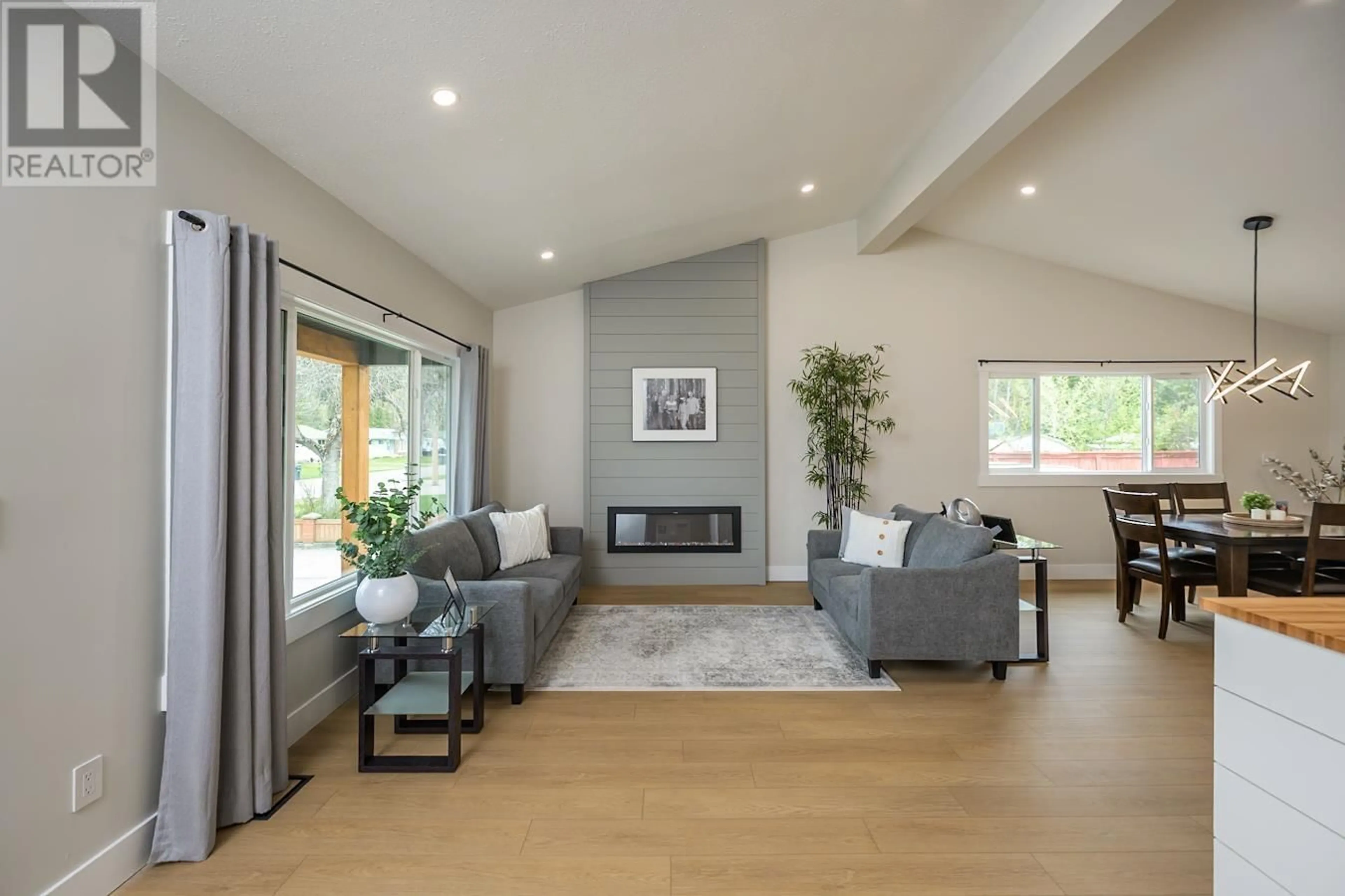 Living room with furniture, unknown for 4285 CRAIG DRIVE, Prince George British Columbia V2K1E4
