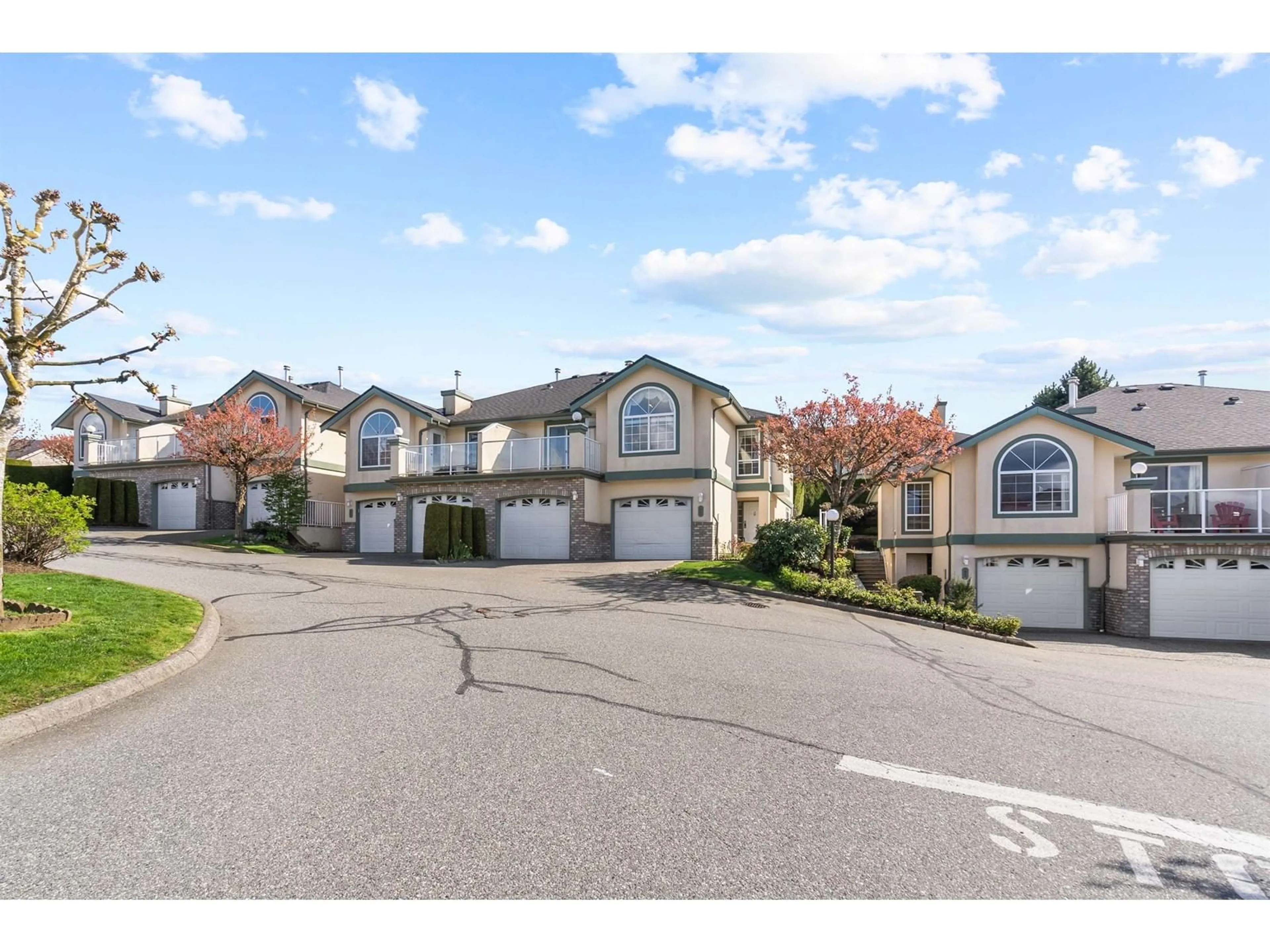A pic from outside/outdoor area/front of a property/back of a property/a pic from drone, unknown for 42 - 32777 CHILCOTIN, Abbotsford British Columbia V2T5W4