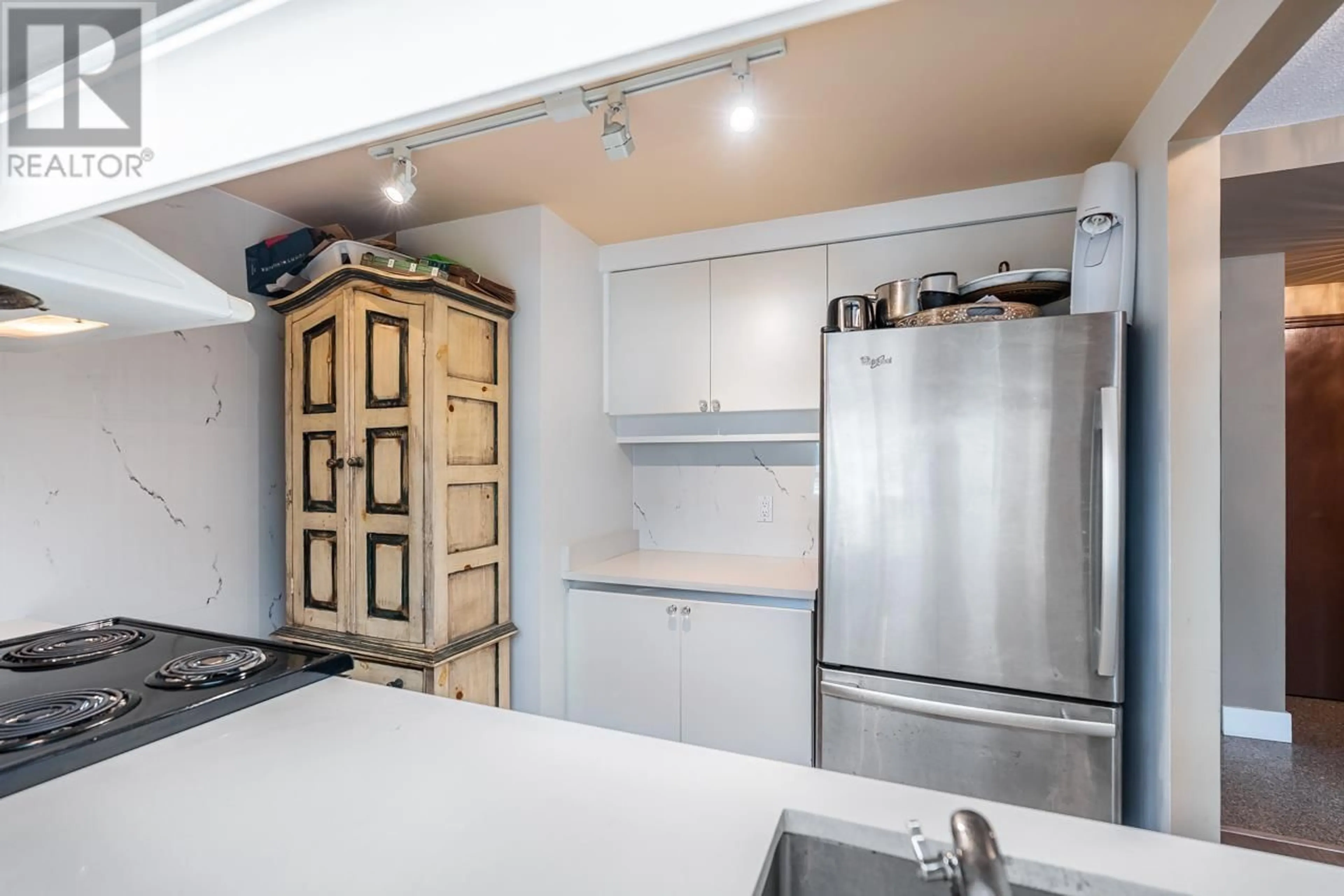 Standard kitchen, unknown for 806 - 1238 MELVILLE STREET, Vancouver British Columbia V6E4N2