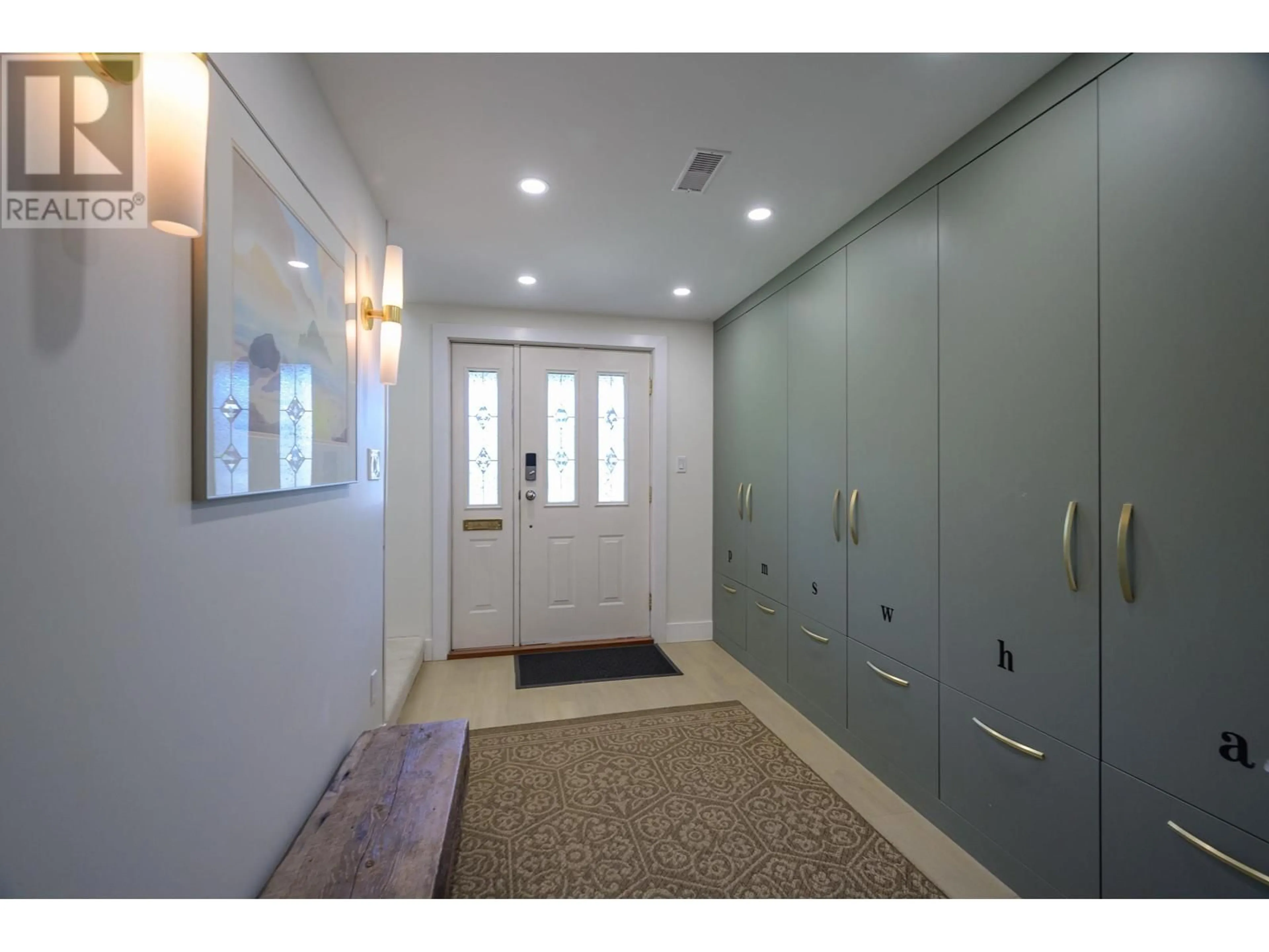 Indoor foyer for 5031 44B AVENUE, Ladner British Columbia V4K1J2