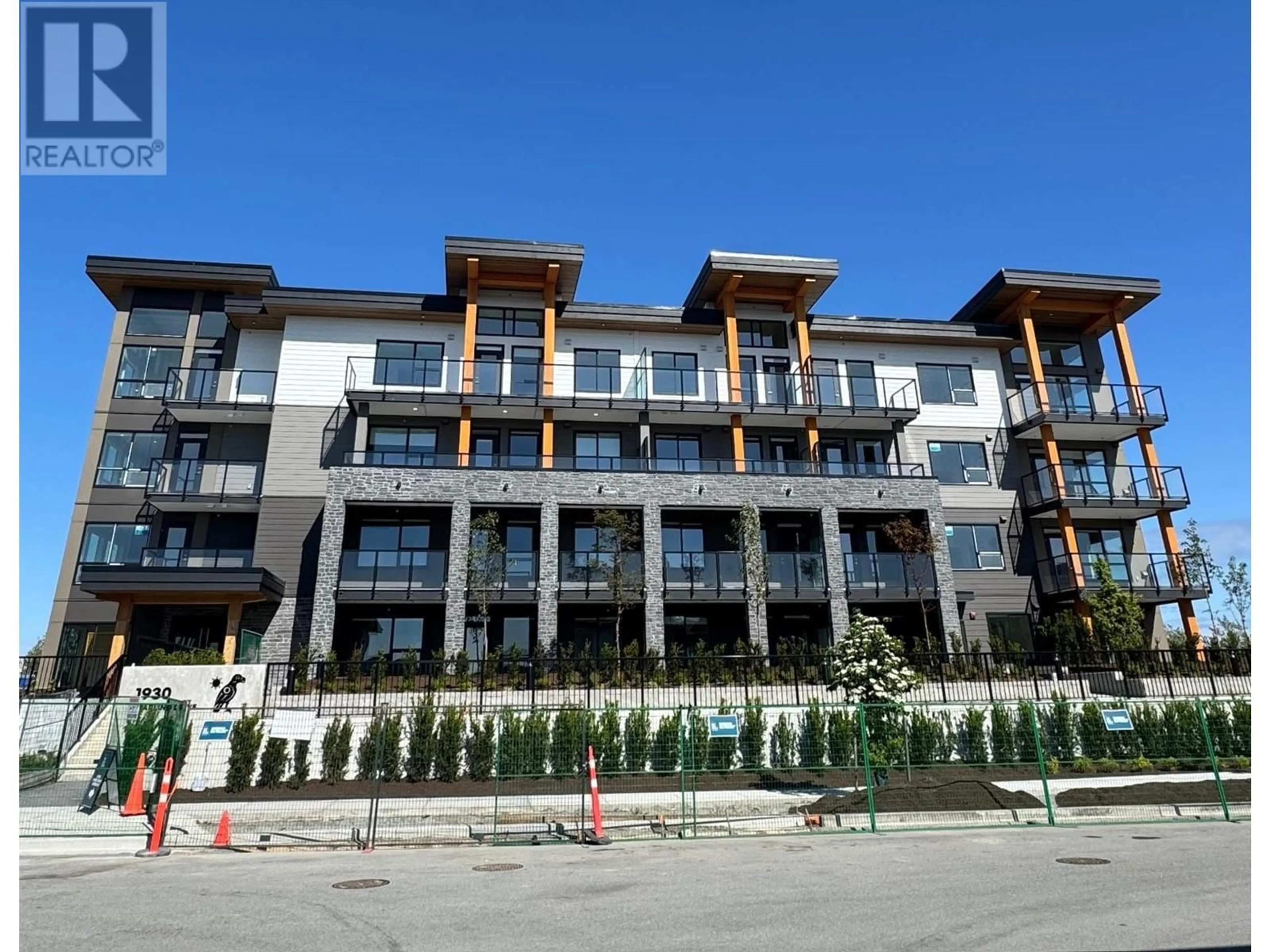 Patio, building for 307 - 1930 STARLING DRIVE, Tsawwassen British Columbia V0V0V0