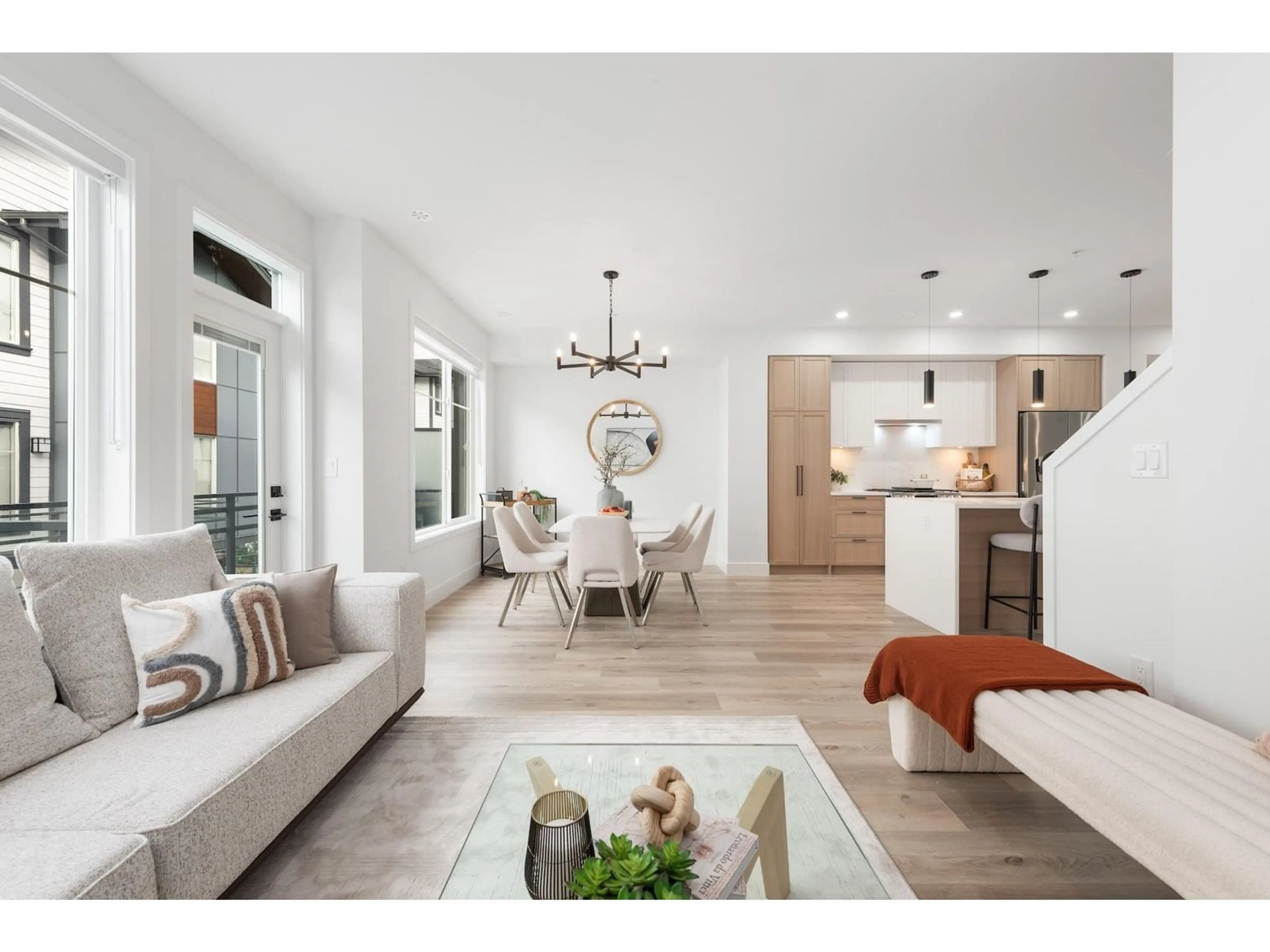 Living room with furniture, unknown for 43 - 20763 76, Langley British Columbia V2Y3N8