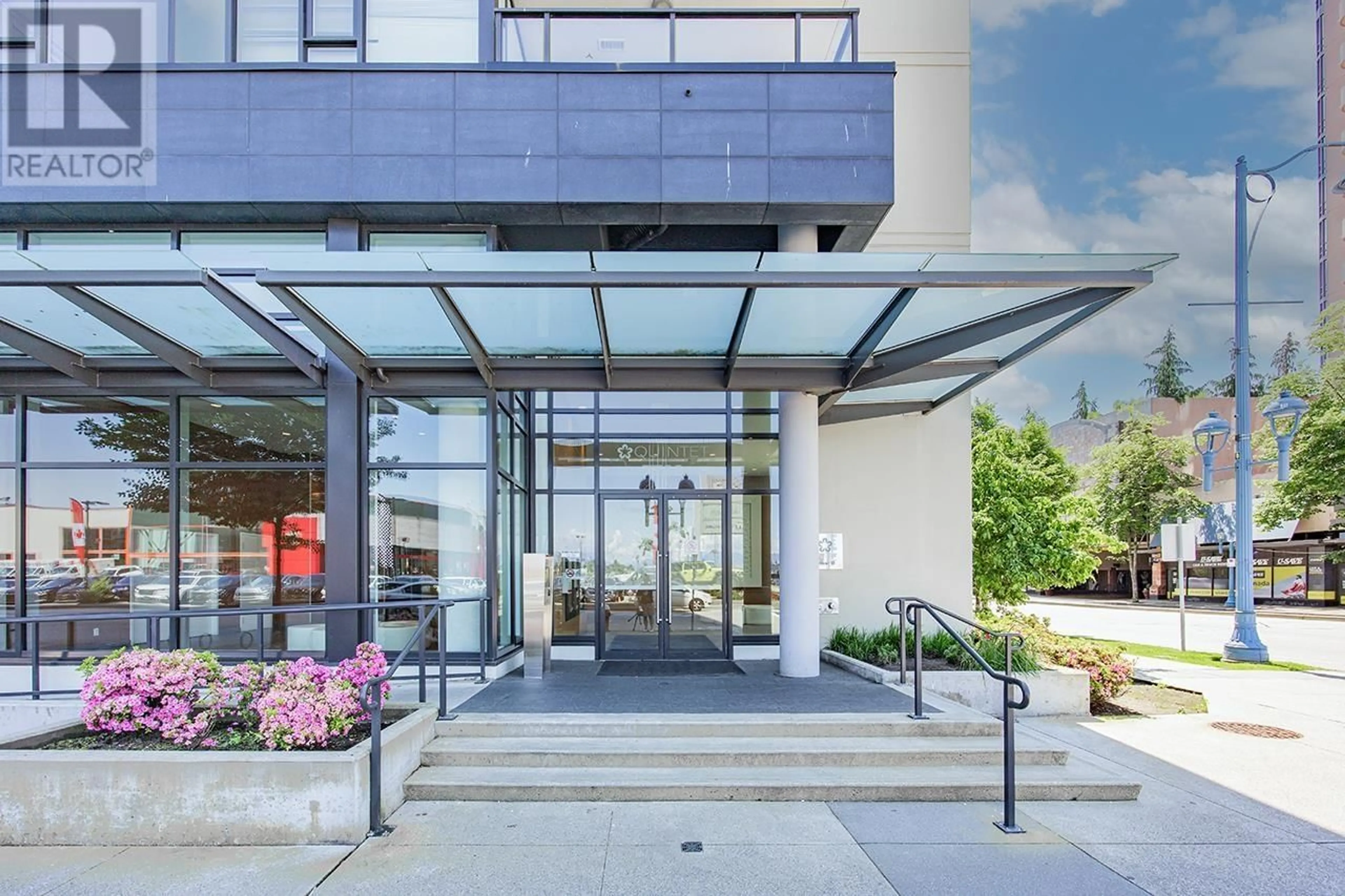 Indoor foyer for 1501 - 7788 ACKROYD ROAD, Richmond British Columbia V6X0M8