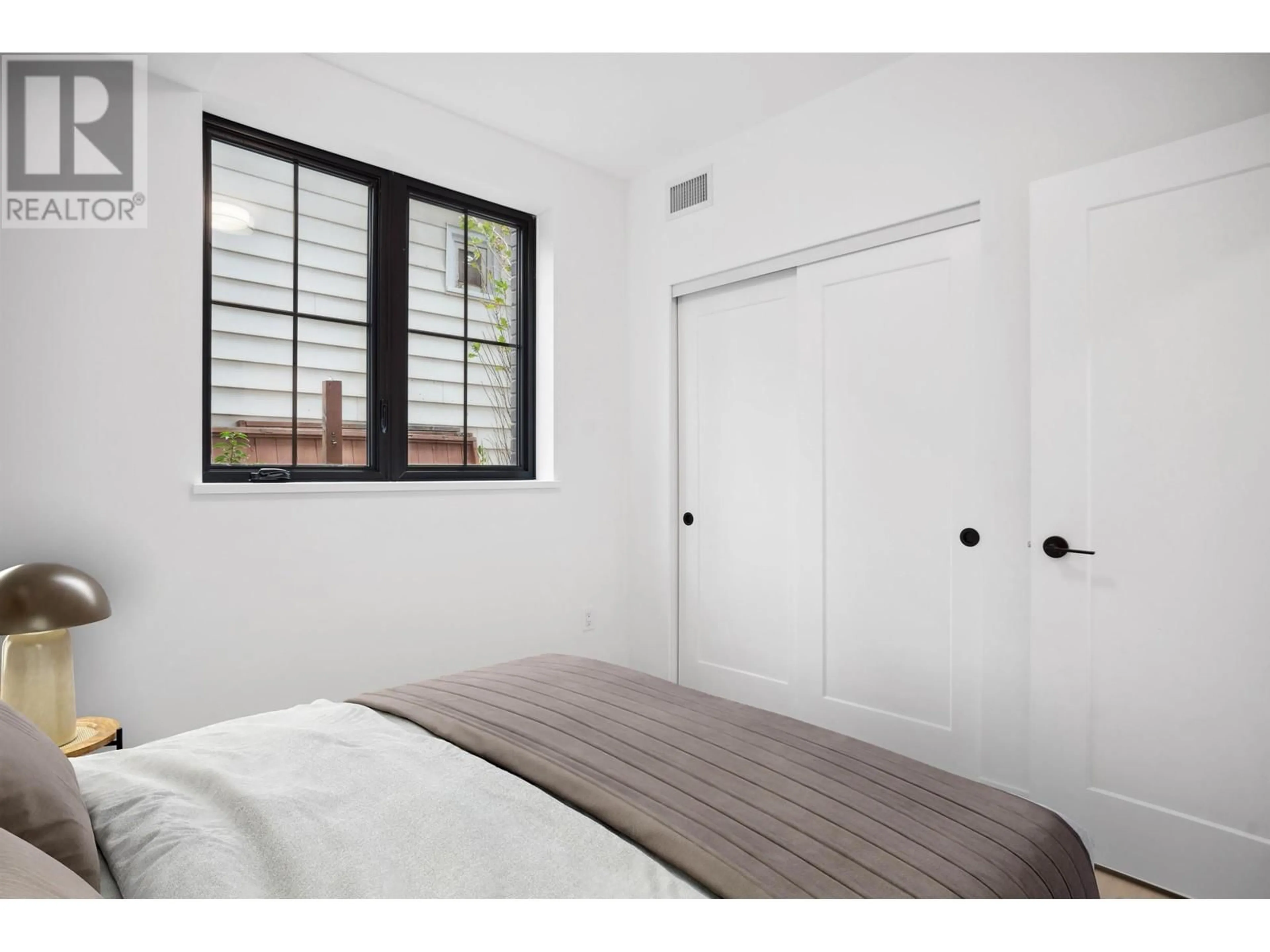 Bedroom with bed, unknown for 187 KING EDWARD AVE STREET, Vancouver British Columbia V5Y4B4