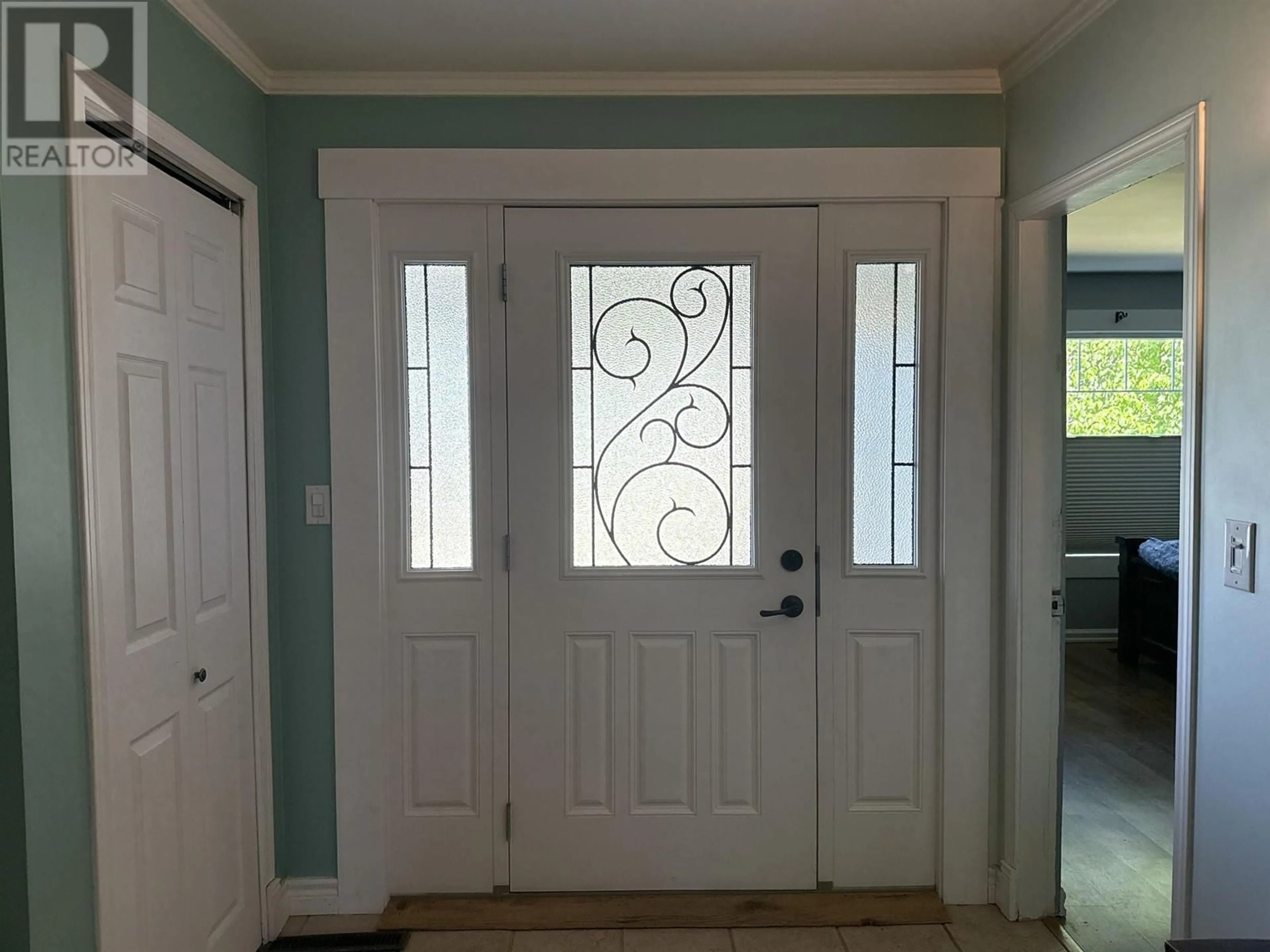Indoor entryway for 166 GARDNER STREET, Quesnel British Columbia V2J3G5