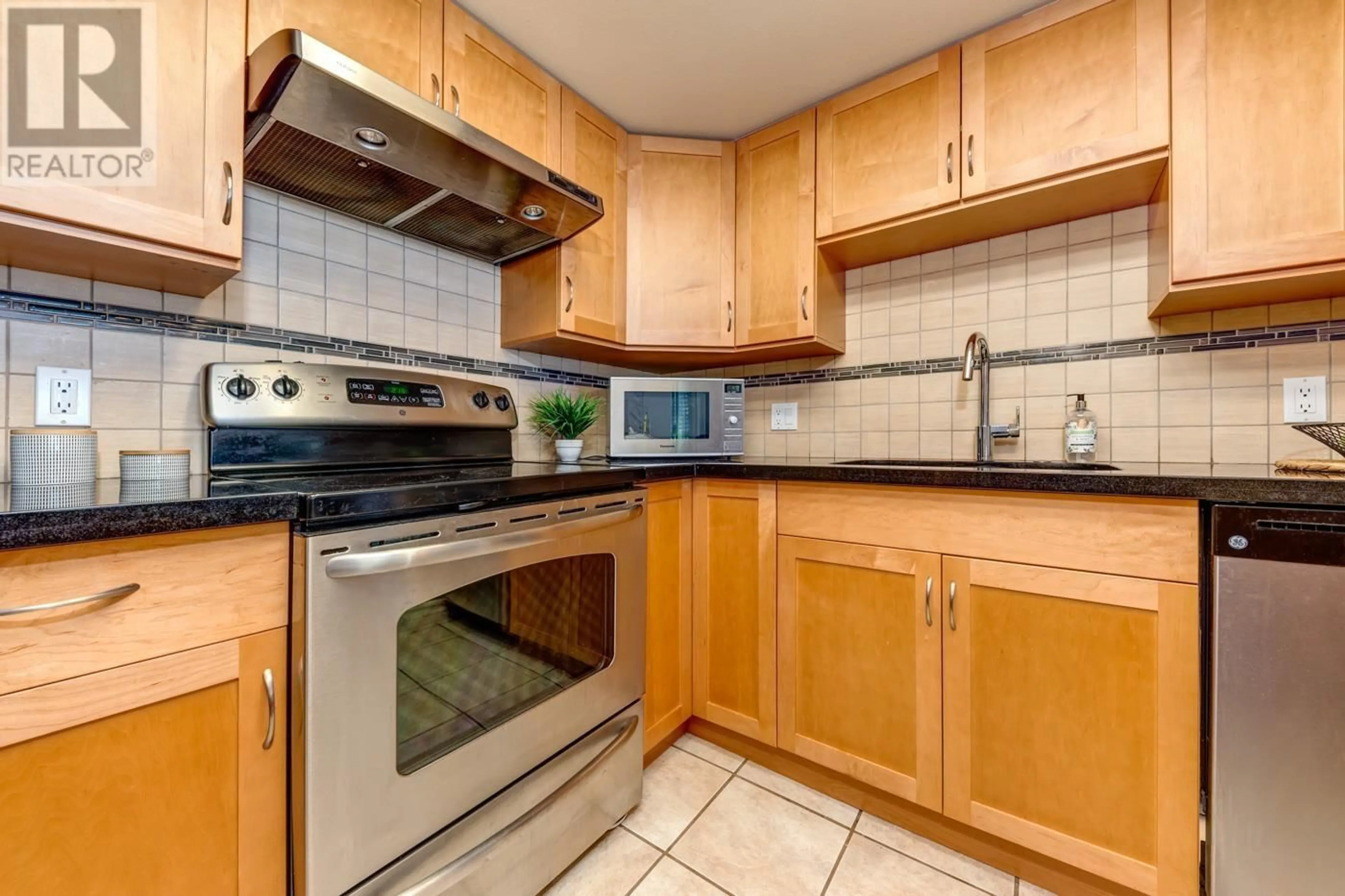 Standard kitchen, ceramic/tile floor for 212 - 3317 PTARMIGAN PLACE, Whistler British Columbia V8E0V7
