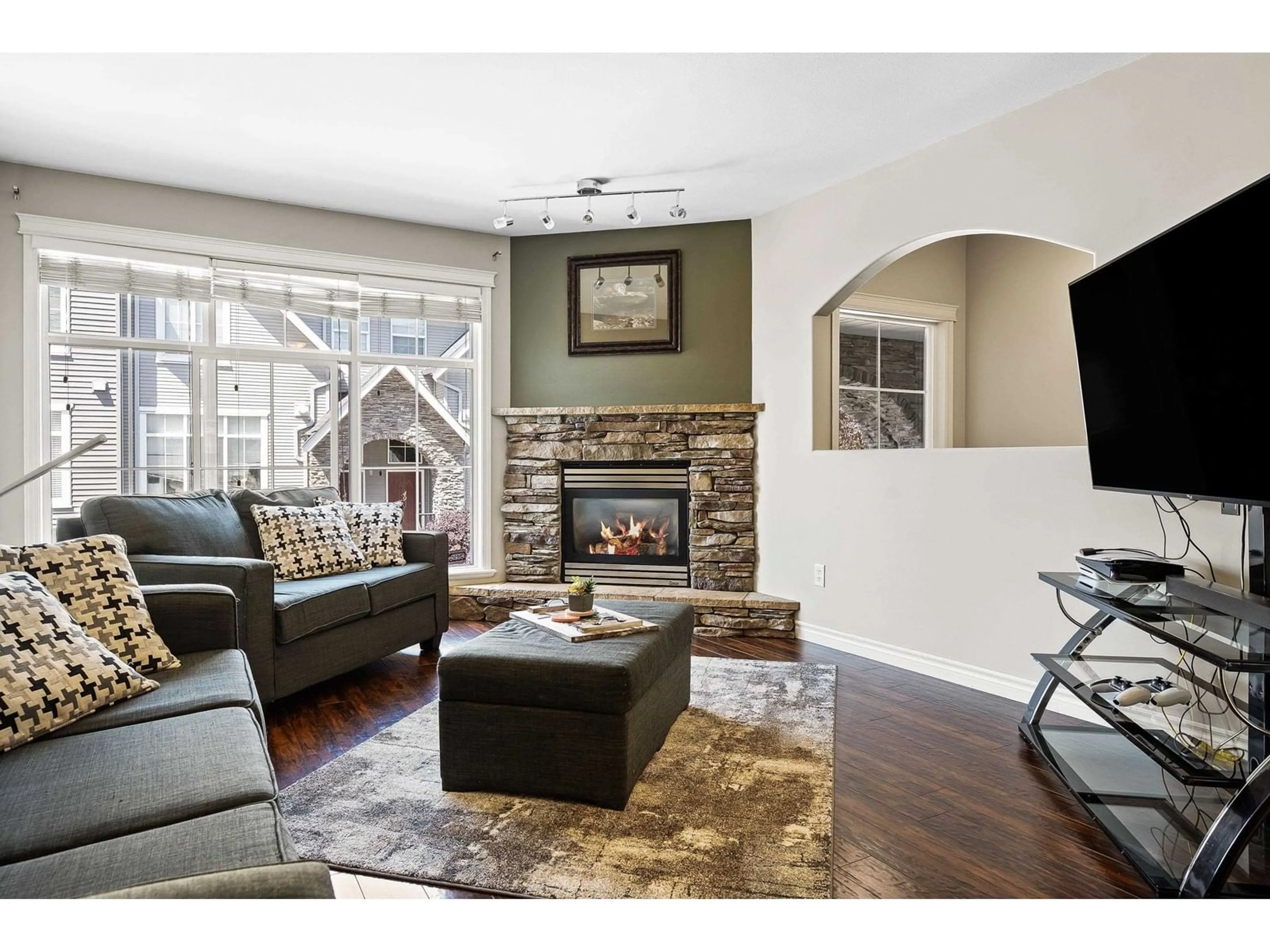 Living room with furniture, unknown for 44 - 8881 WALTERS STREET, Chilliwack British Columbia V2P8E9