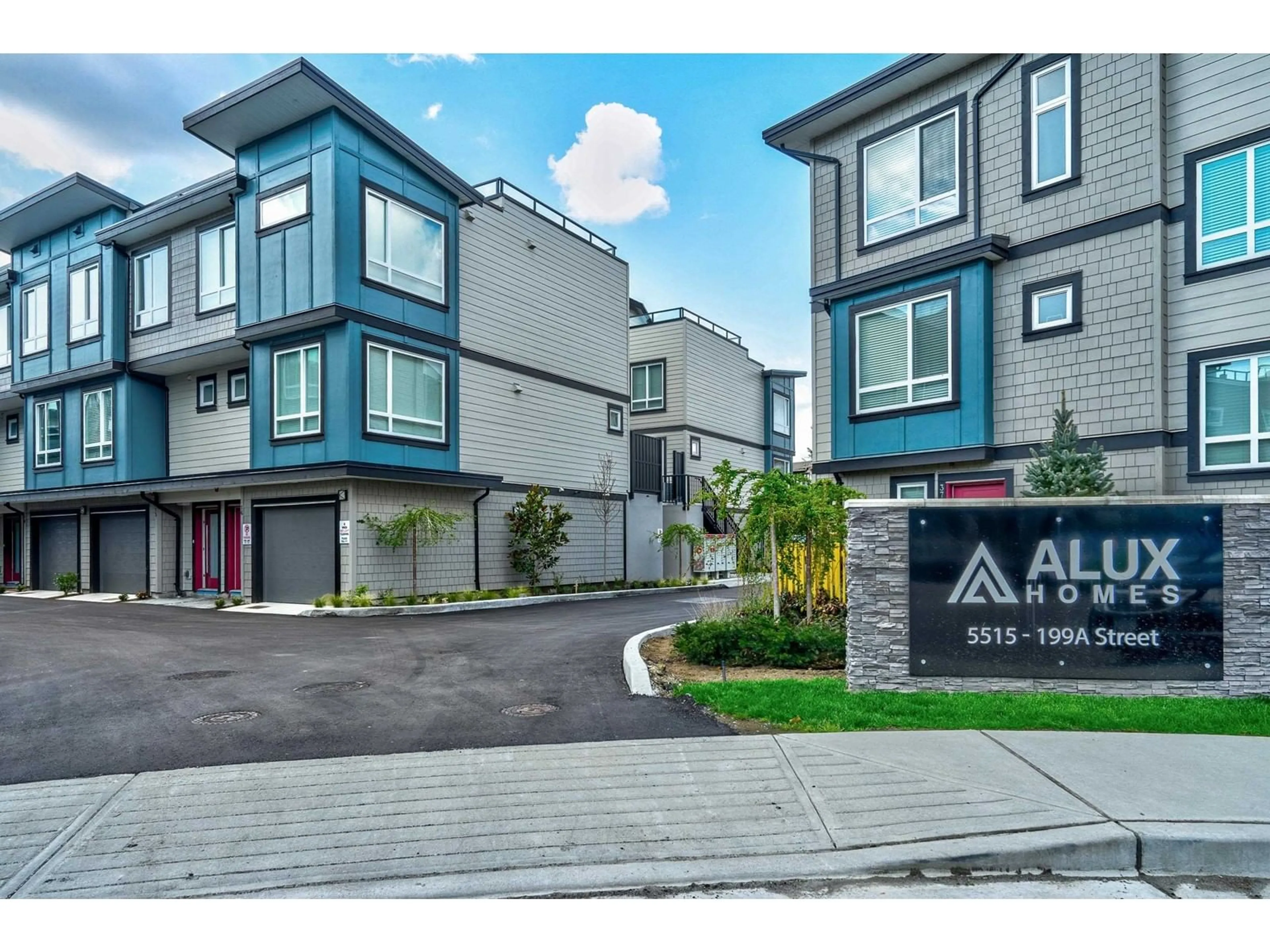 Home with vinyl exterior material, street for 15 - 5515 199A, Langley British Columbia V3A1J7