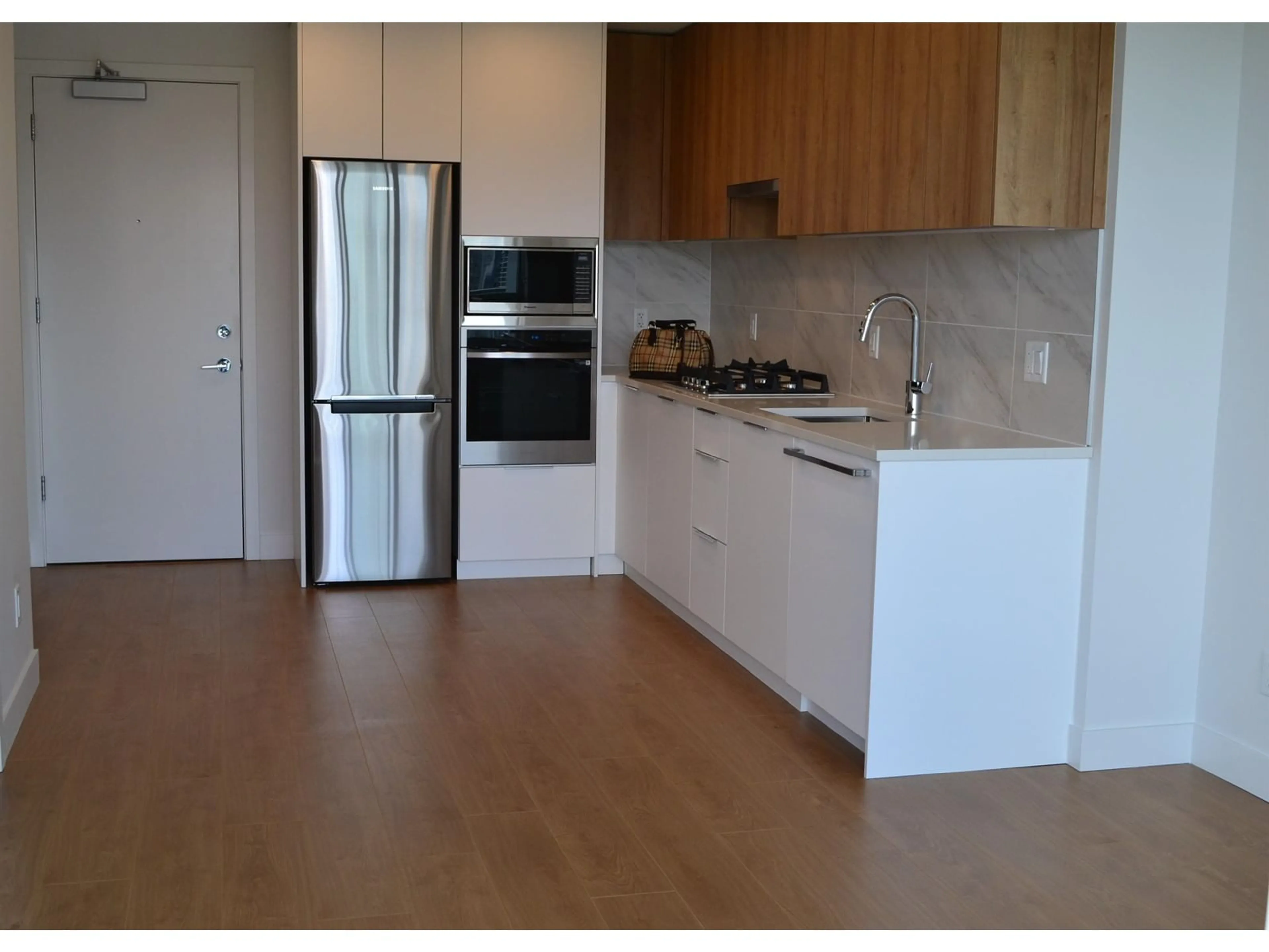 Standard kitchen, wood/laminate floor for 2003 - 13387 OLD YALE, Surrey British Columbia V3T0V6